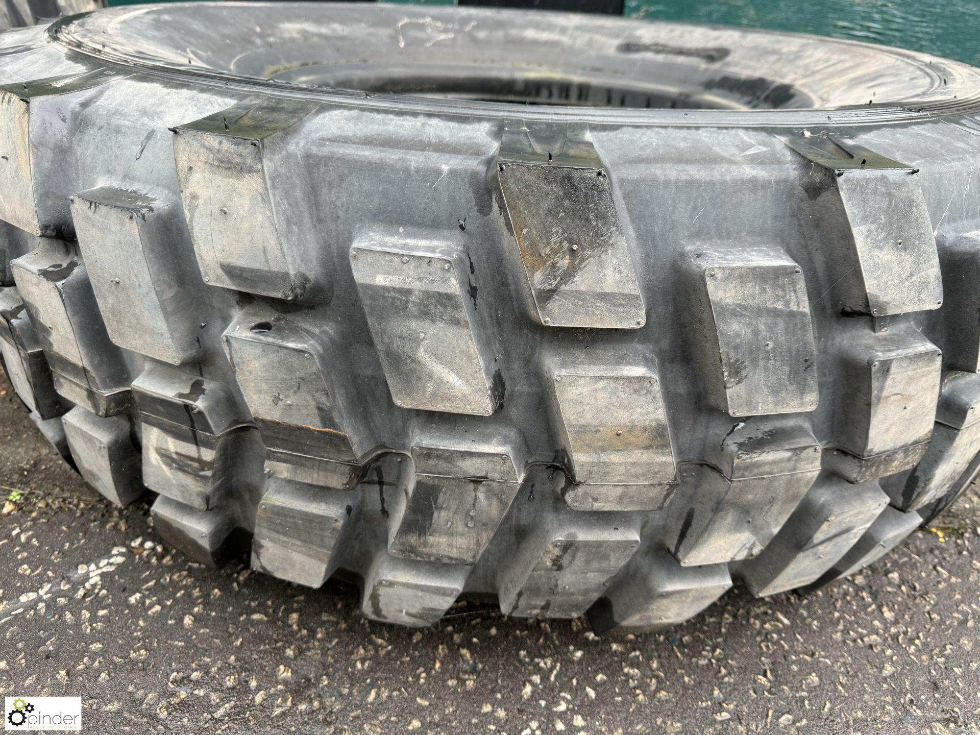 Firestone 13.00R2014.75/80 Tyre (LOCATION: Nottingham – collection Monday 18 March and Tuesday 19 - Image 3 of 7