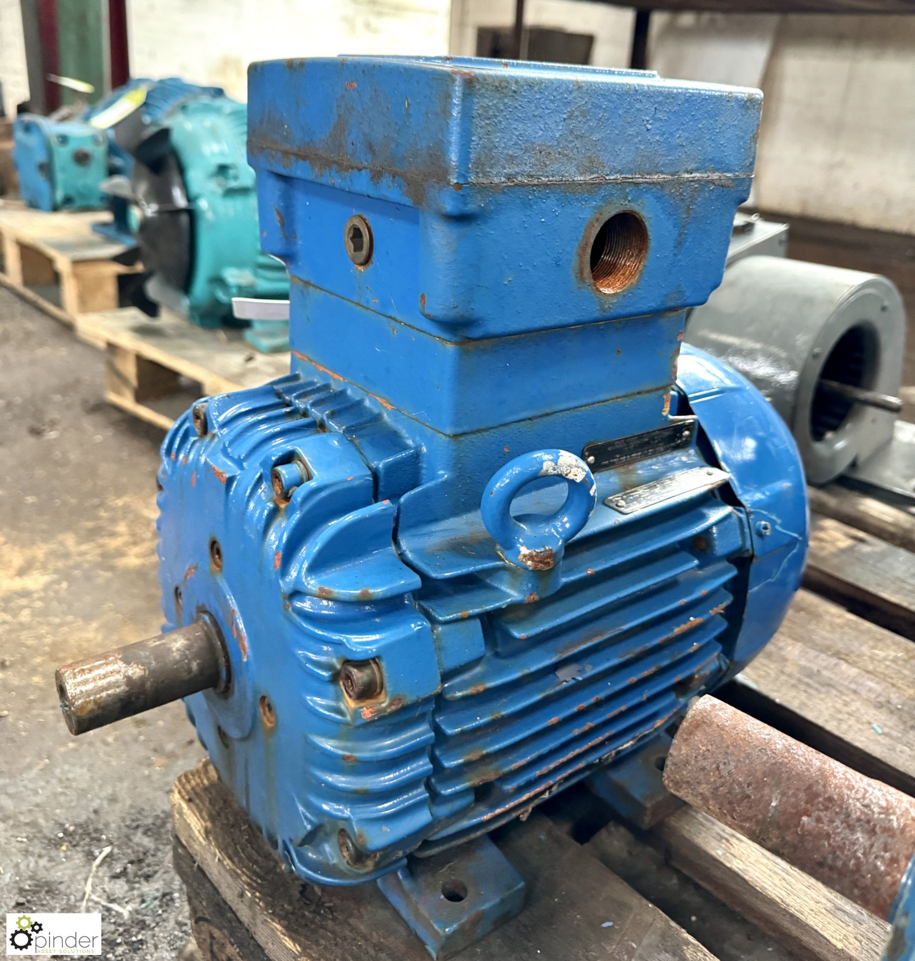 WEG Electric Motor, 4kw (LOCATION: Nottingham – collection Monday 18 March and Tuesday 19 March by - Bild 2 aus 5