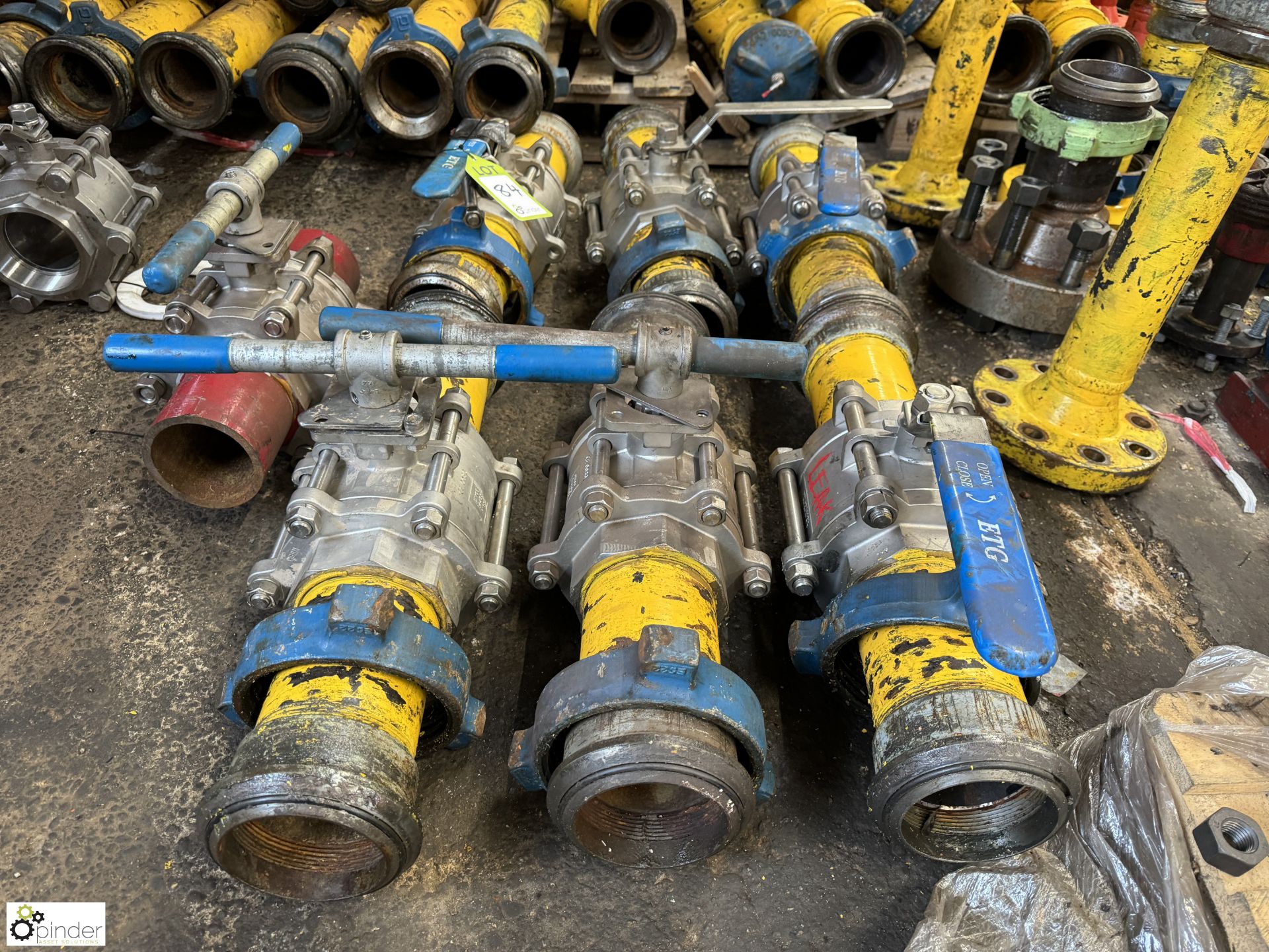 Large quantity 4in Line Pipe, including bends, valves, T junctions, flanges, etc, with 4in - Bild 11 aus 15