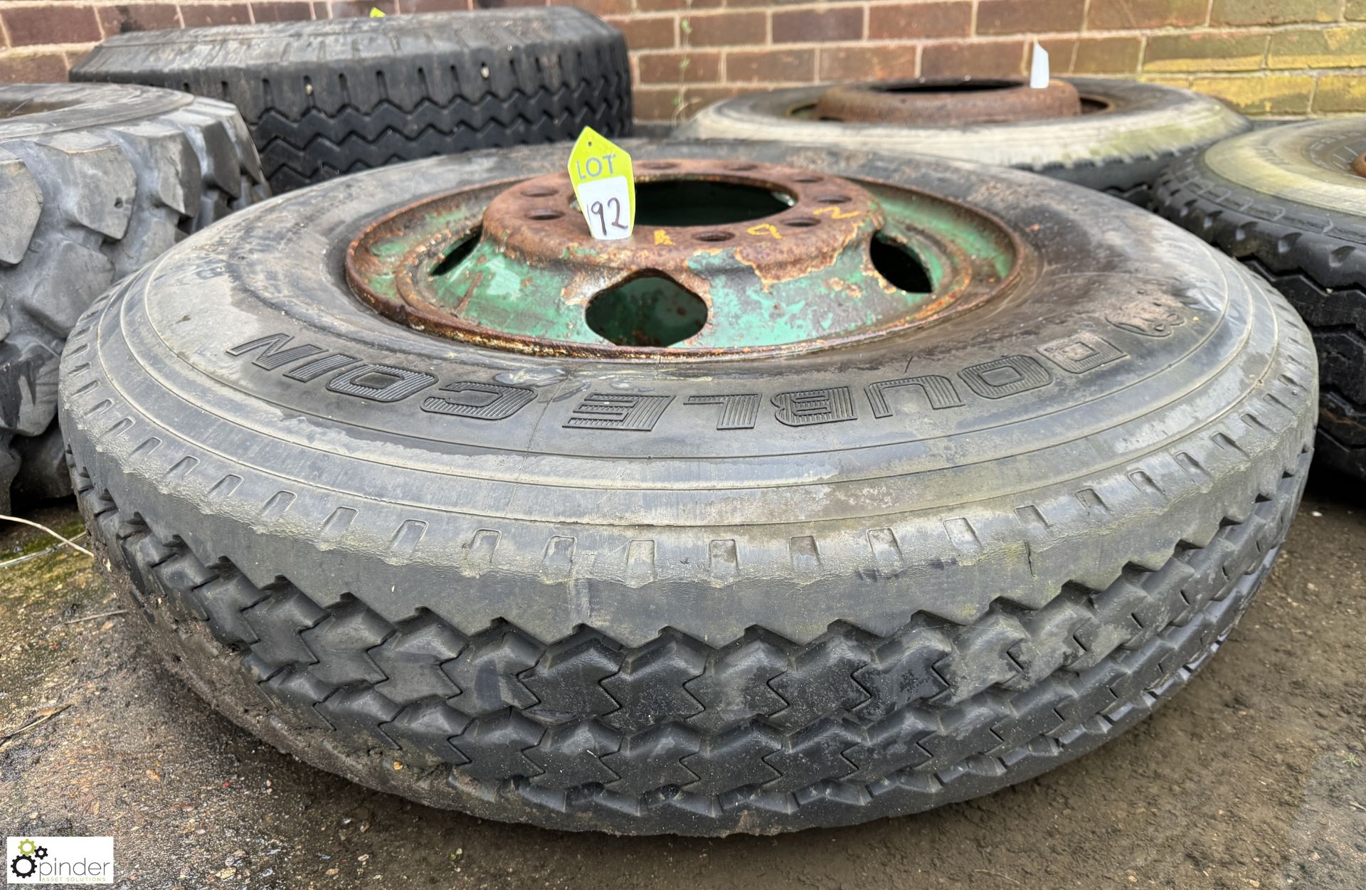 Double Coin 11.00R22 Wheel Rim with tyre (LOCATION: Nottingham – collection Monday 18 March and - Image 2 of 6