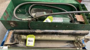 2 manual hydraulic Pumps (LOCATION: Carlisle – collection Tuesday 19 March and Wednesday 20 March by