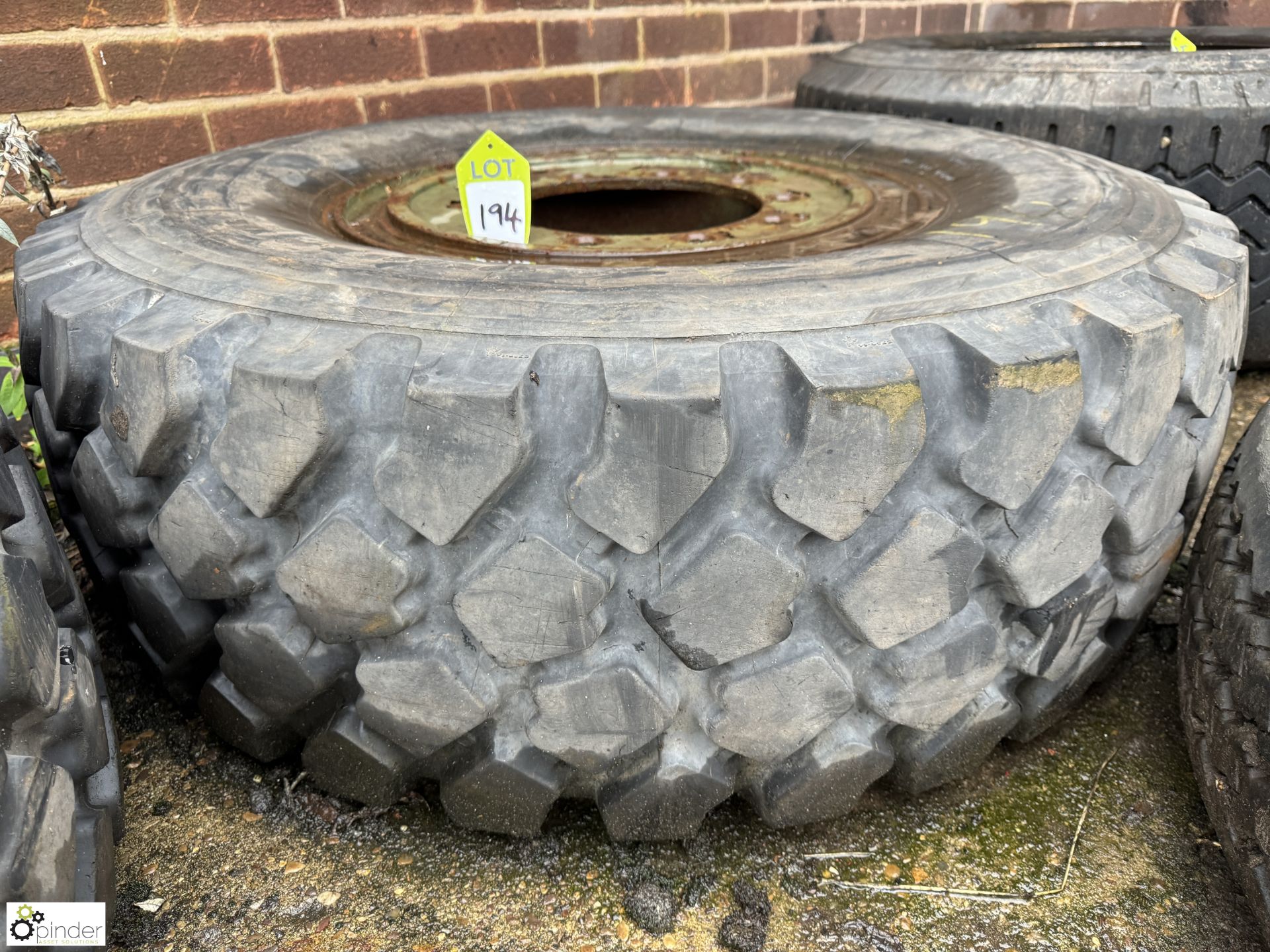 Michelin 395/85R.20XZL Wheel Rim with tyre (LOCATION: Nottingham – collection Monday 18 March and - Image 2 of 6
