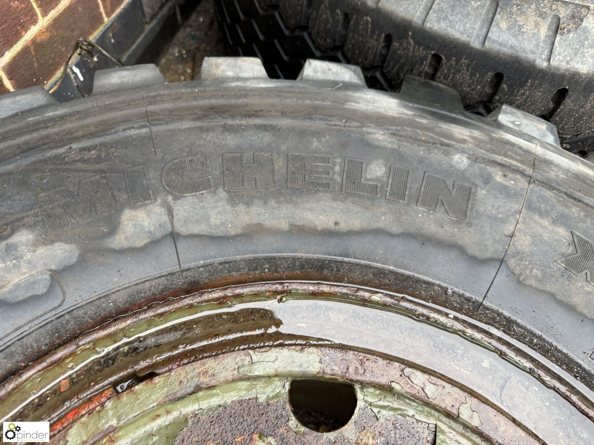 Michelin 395/85R.20XZL Wheel Rim with tyre (LOCATION: Nottingham – collection Monday 18 March and - Bild 5 aus 6