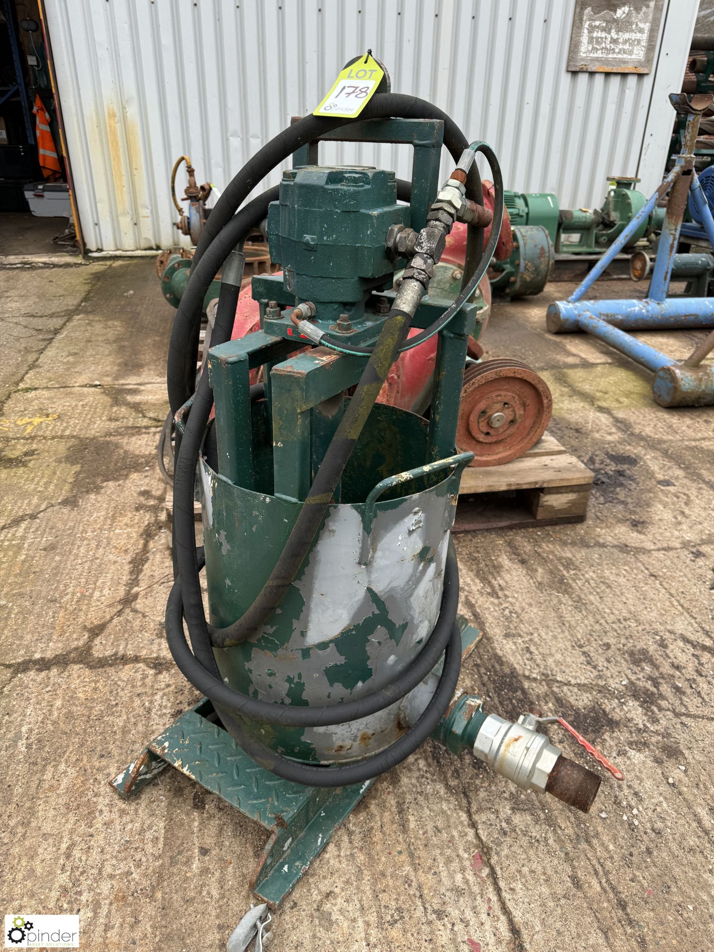 Hydraulic Circulation Motor (LOCATION: Nottingham – collection Monday 18 March and Tuesday 19