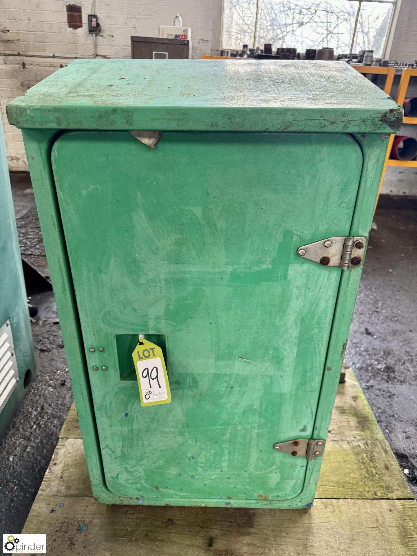 GRP Cabinet (LOCATION: Nottingham – collection Monday 18 March and Tuesday 19 March by appointment)