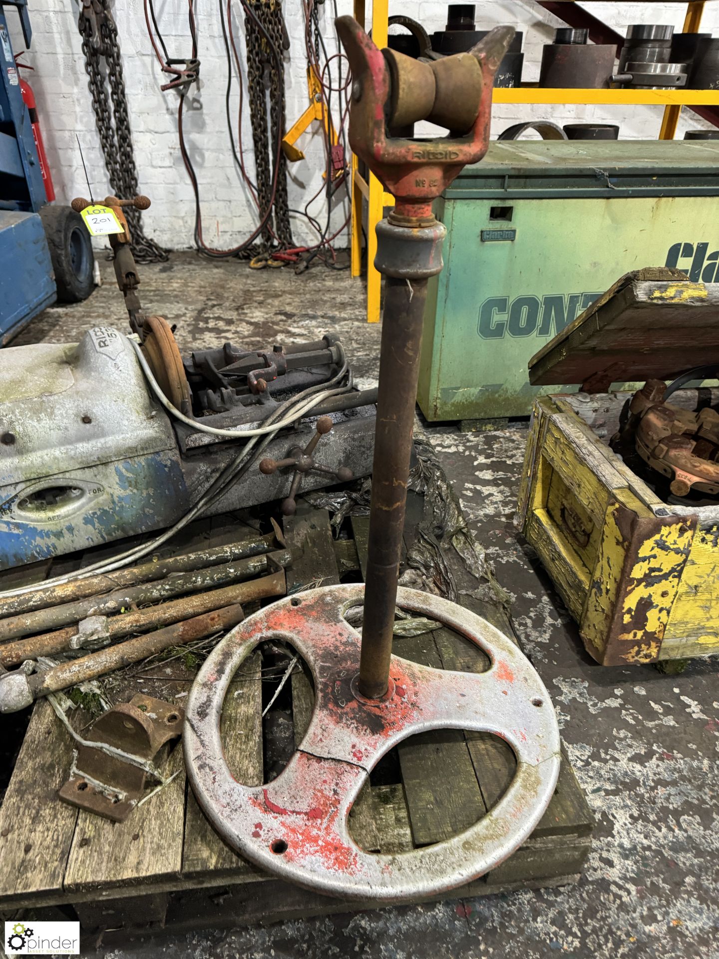 Ridgid 535 powered Pipe Threader, with roller feed stand (LOCATION: Nottingham – collection Monday - Image 6 of 7