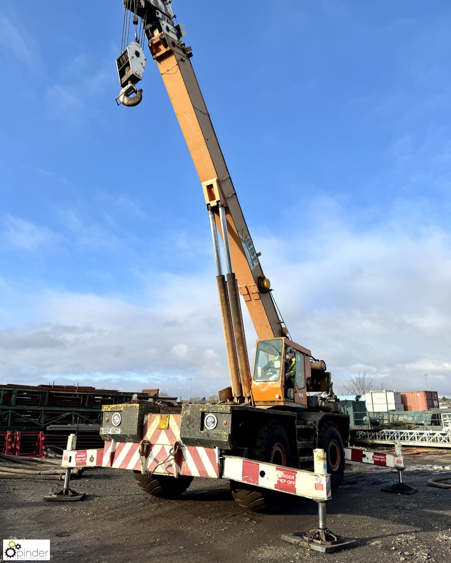 Coles Husky 45/50 TSC rough terrain mobile Crane, overall travelling height 12ft11in, registration - Bild 9 aus 39