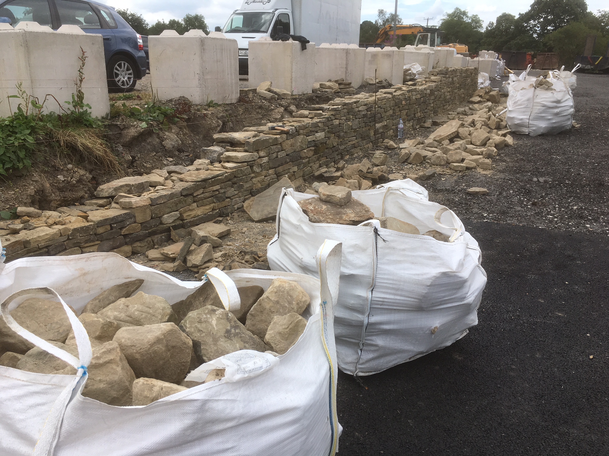 10 bulk bags Yorkshire Dry Stone Walling, each bag 1tonne, which approximately equates to 1m² of - Image 5 of 9