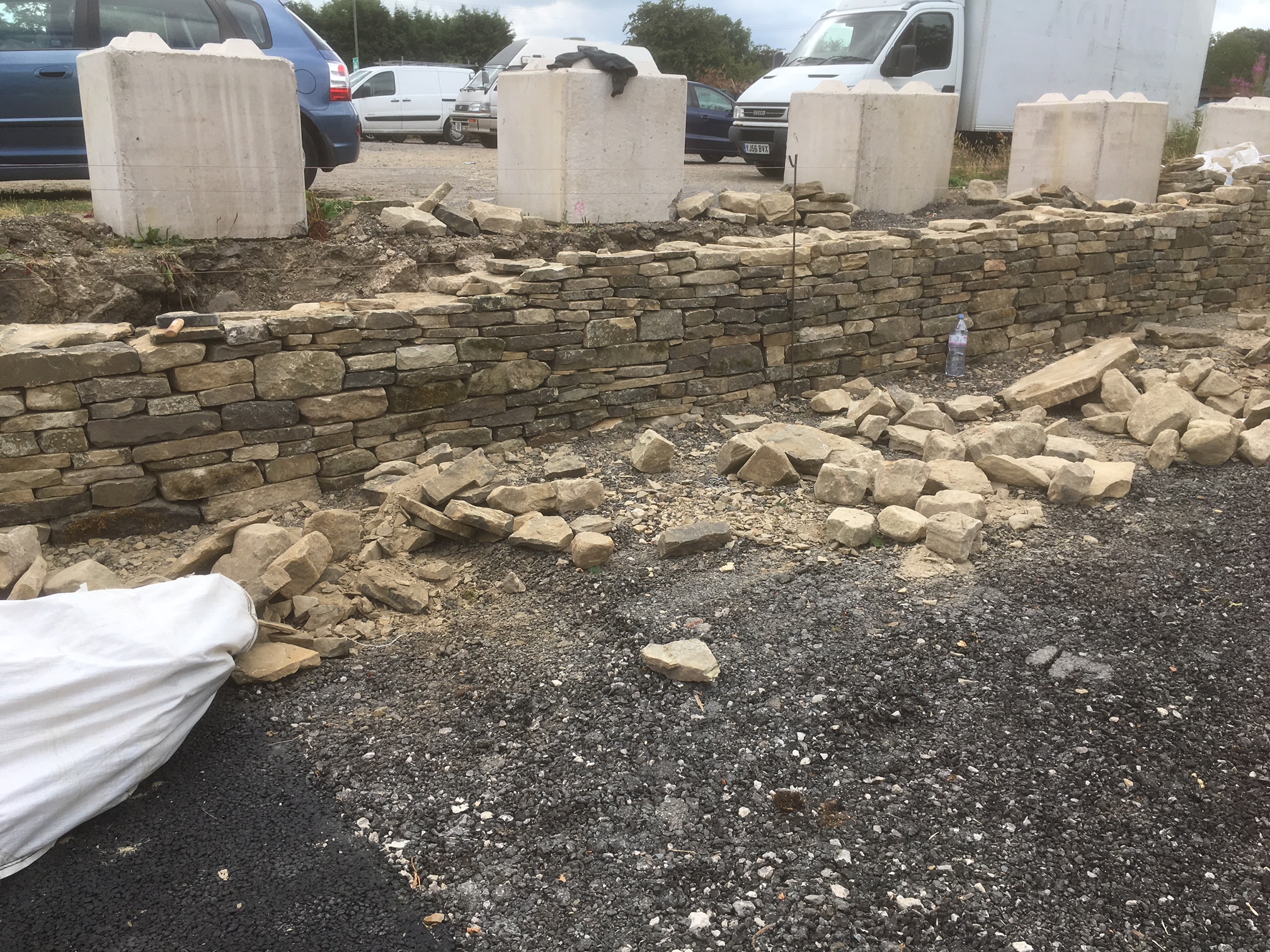 10 bulk bags Yorkshire Dry Stone Walling, each bag 1tonne, which approximately equates to 1m² of - Image 3 of 9