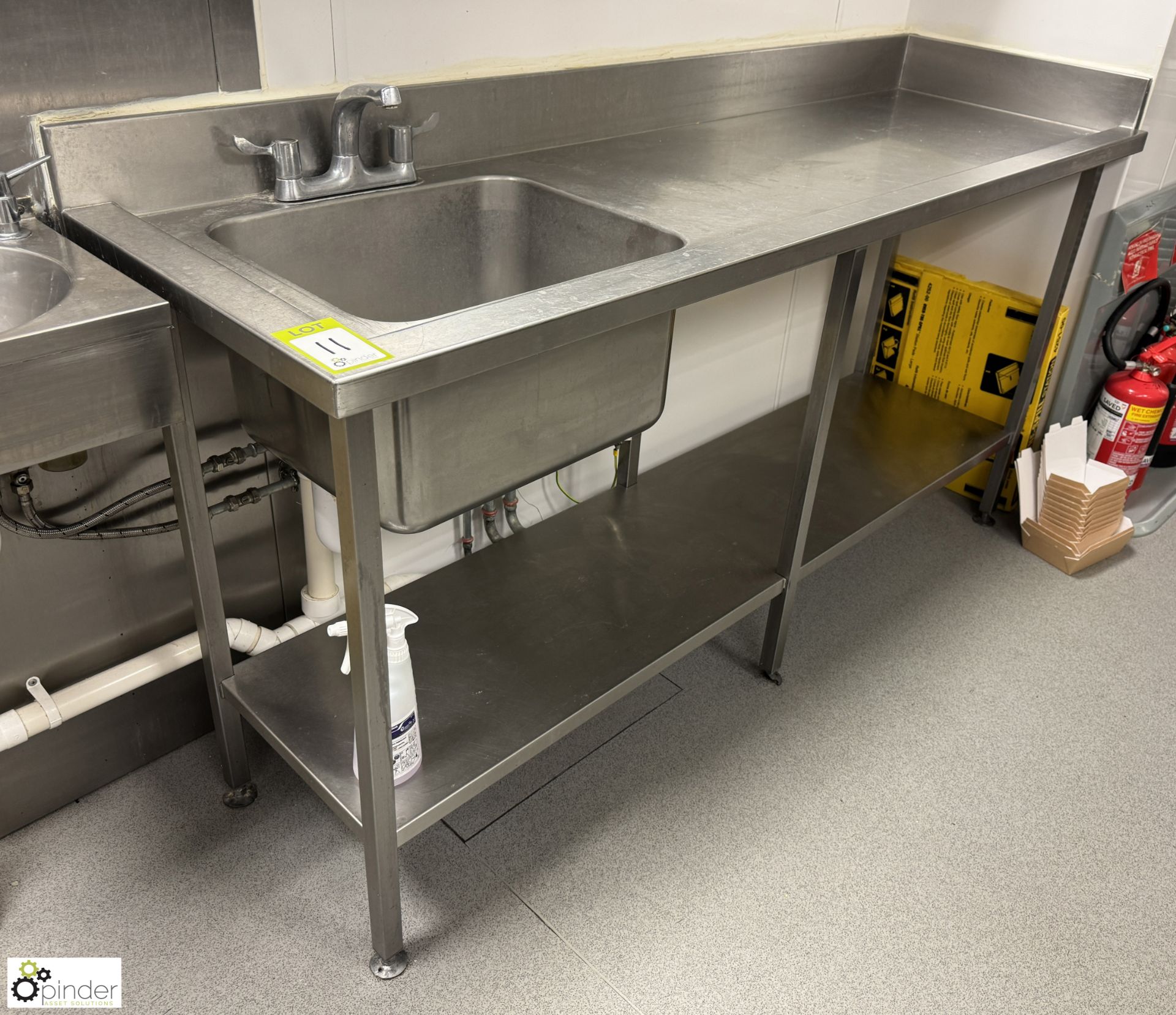 Stainless steel single bowl Sink, 890mm x 600mm x 900mm (location in building – basement kitchen 1) - Image 2 of 4