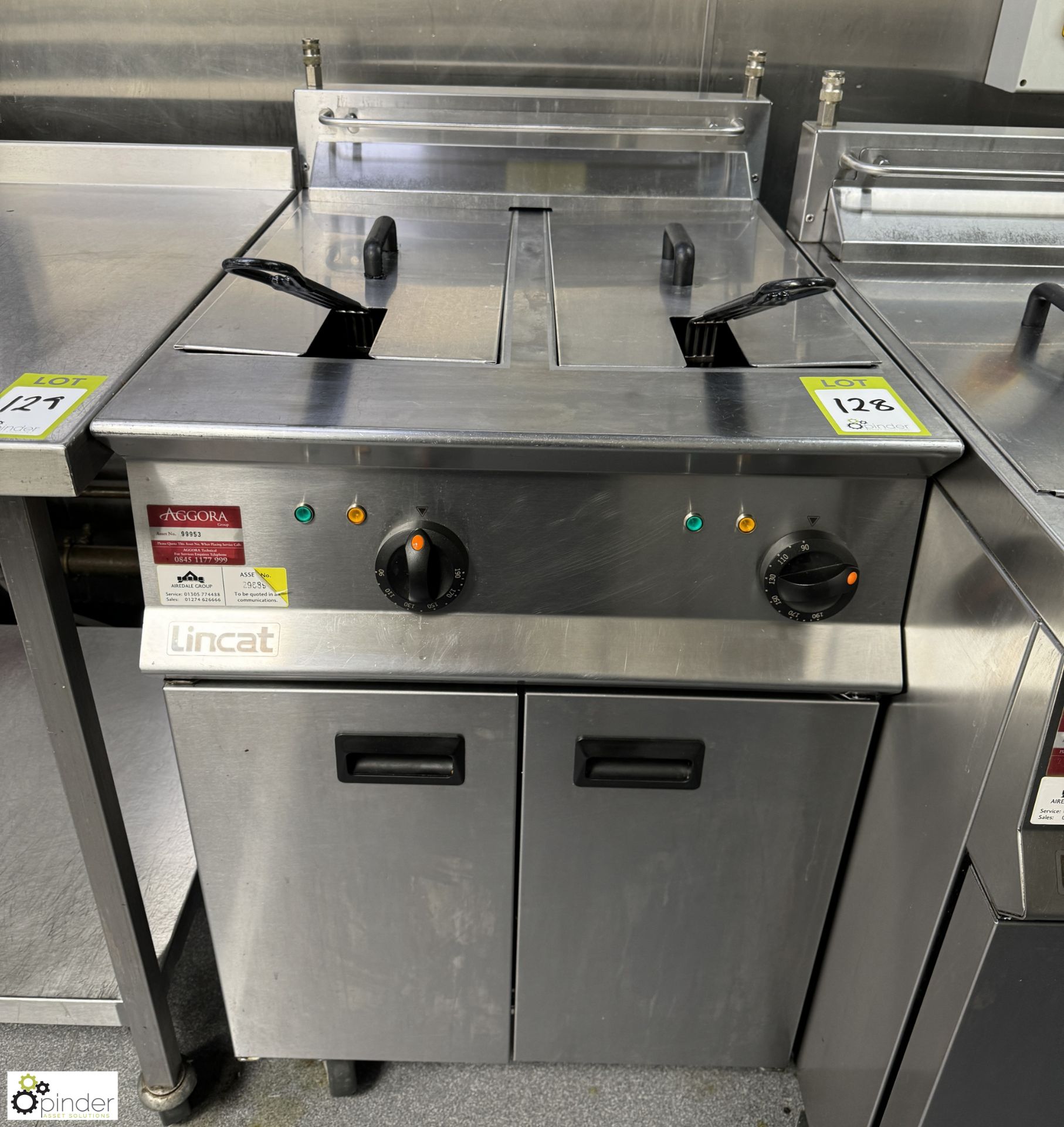 Lincat OE8113/OP2 stainless steel twin basket Deep Fat Fryer, 415volts, 600mm x 800mm x 900mm (