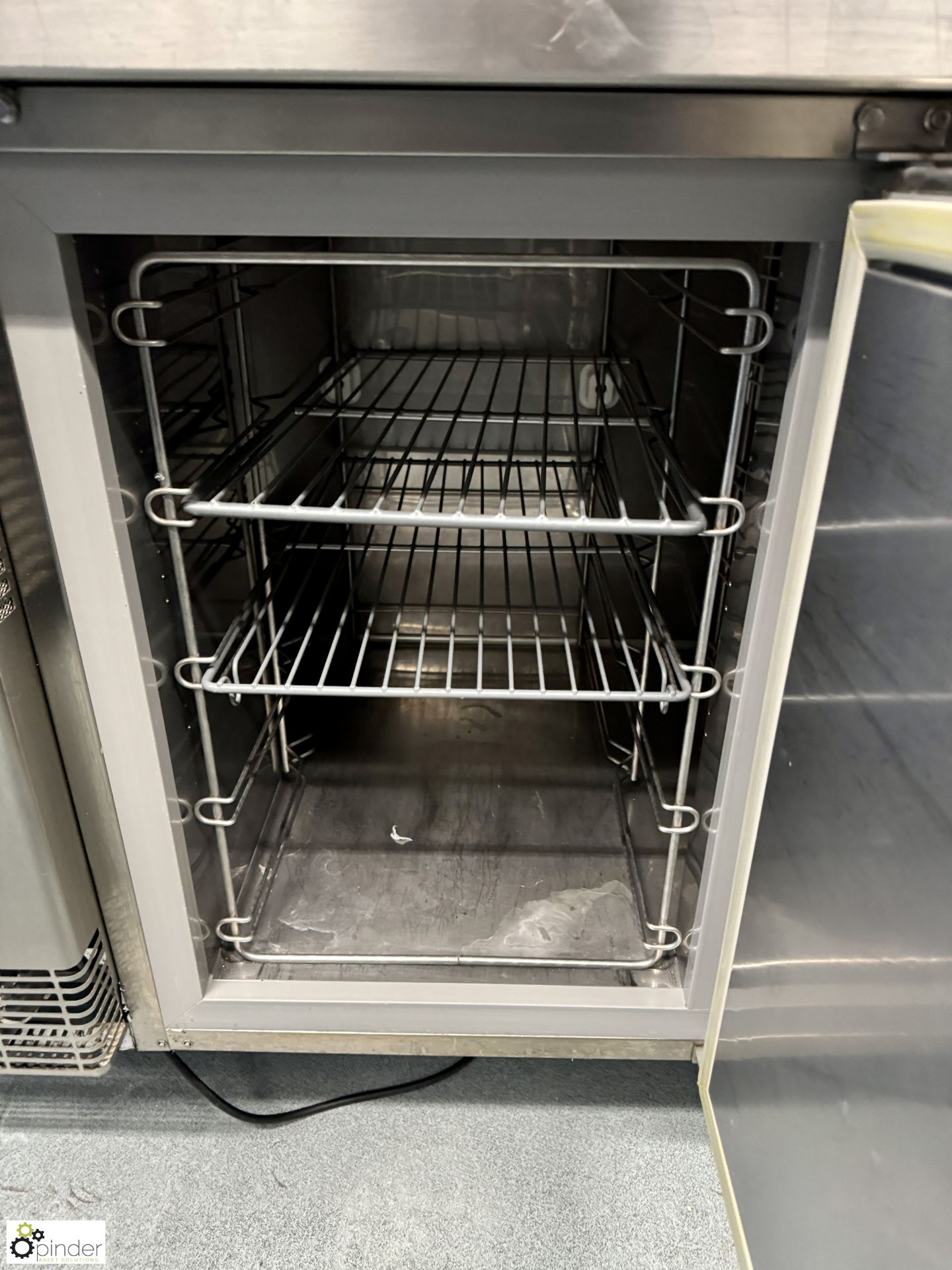 Electrolux RCDR3M30 stainless steel mobile 3-door Chilled Counter, 240volts, 1775mm x 700mm x - Image 3 of 6