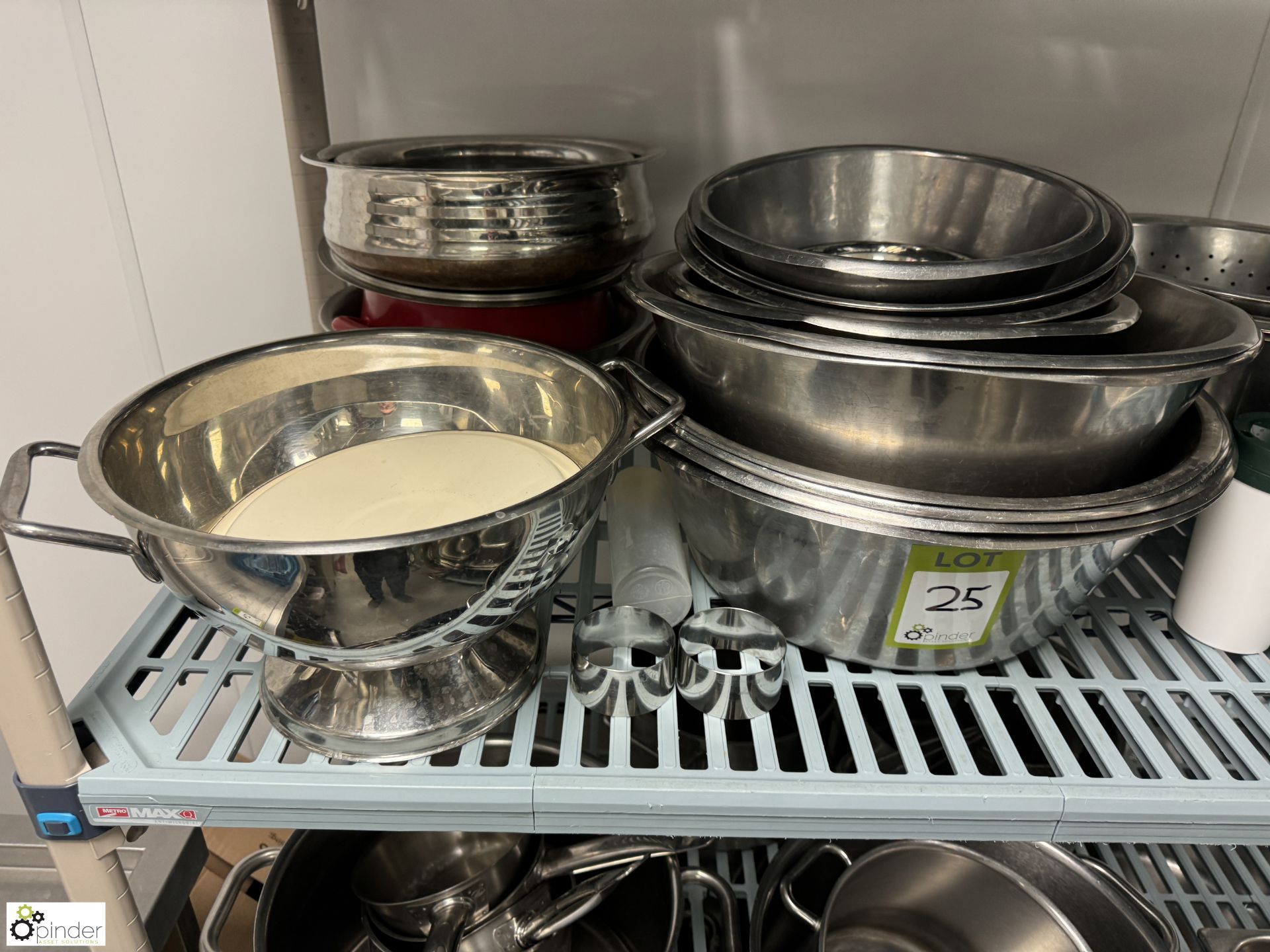 Large quantity stainless steel Cooking Pots, Bowls, Collanders, etc, to rack (rack not included) ( - Image 3 of 6