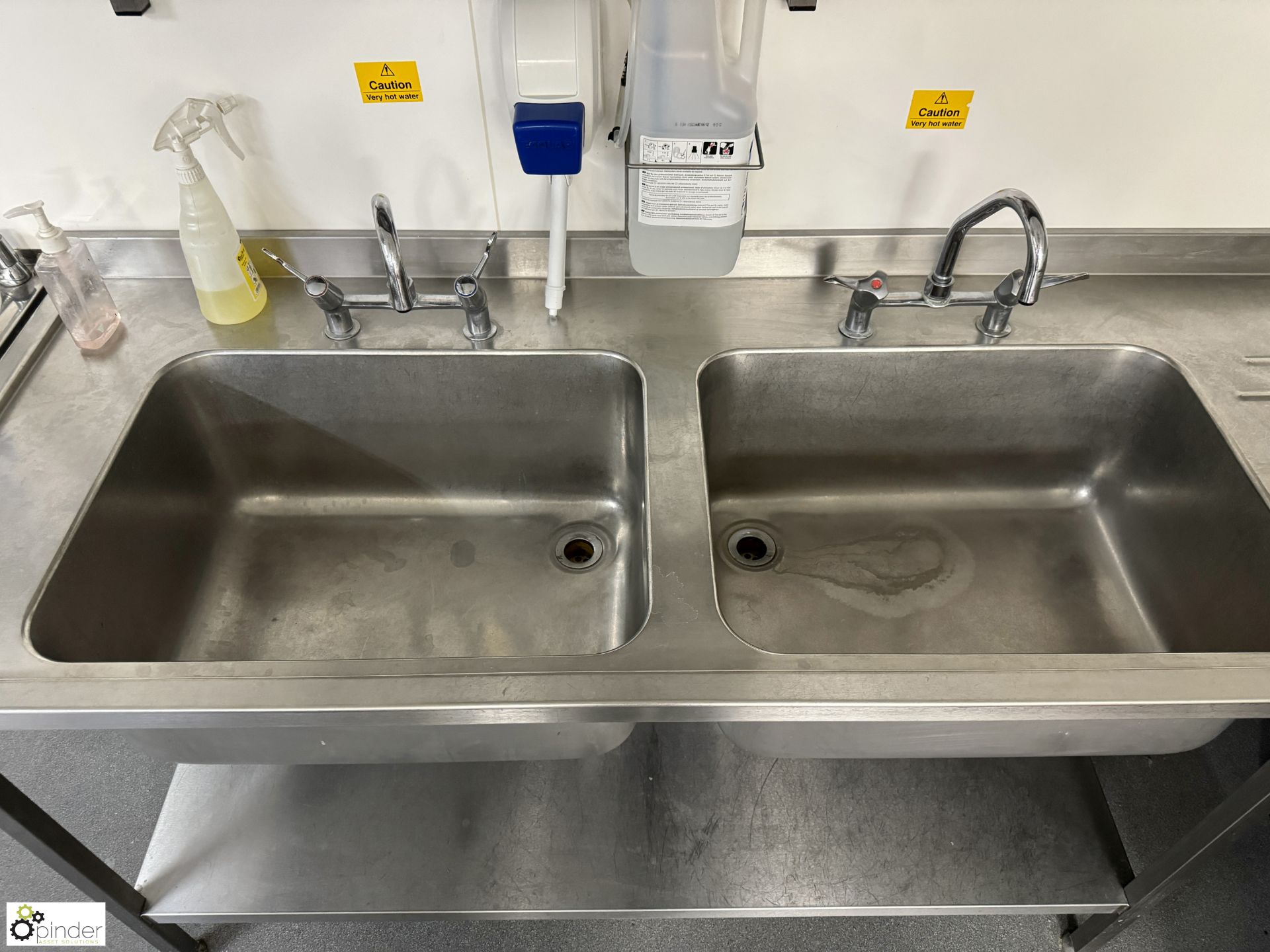 Stainless steel twin bowl Sink, 2400mm x 700mm x 880mm, with under shelf (location in building - - Image 3 of 4