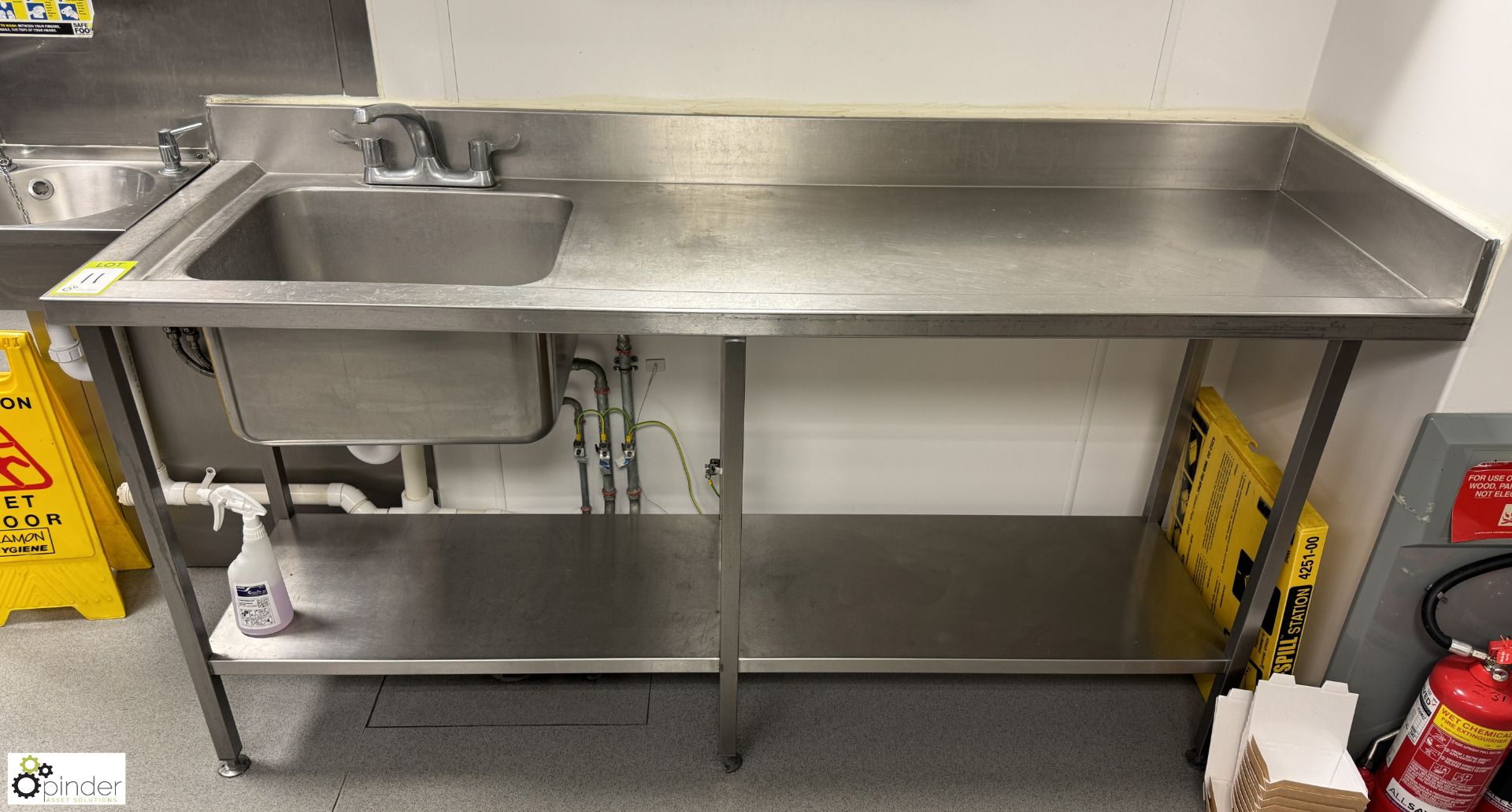 Stainless steel single bowl Sink, 890mm x 600mm x 900mm (location in building – basement kitchen 1)