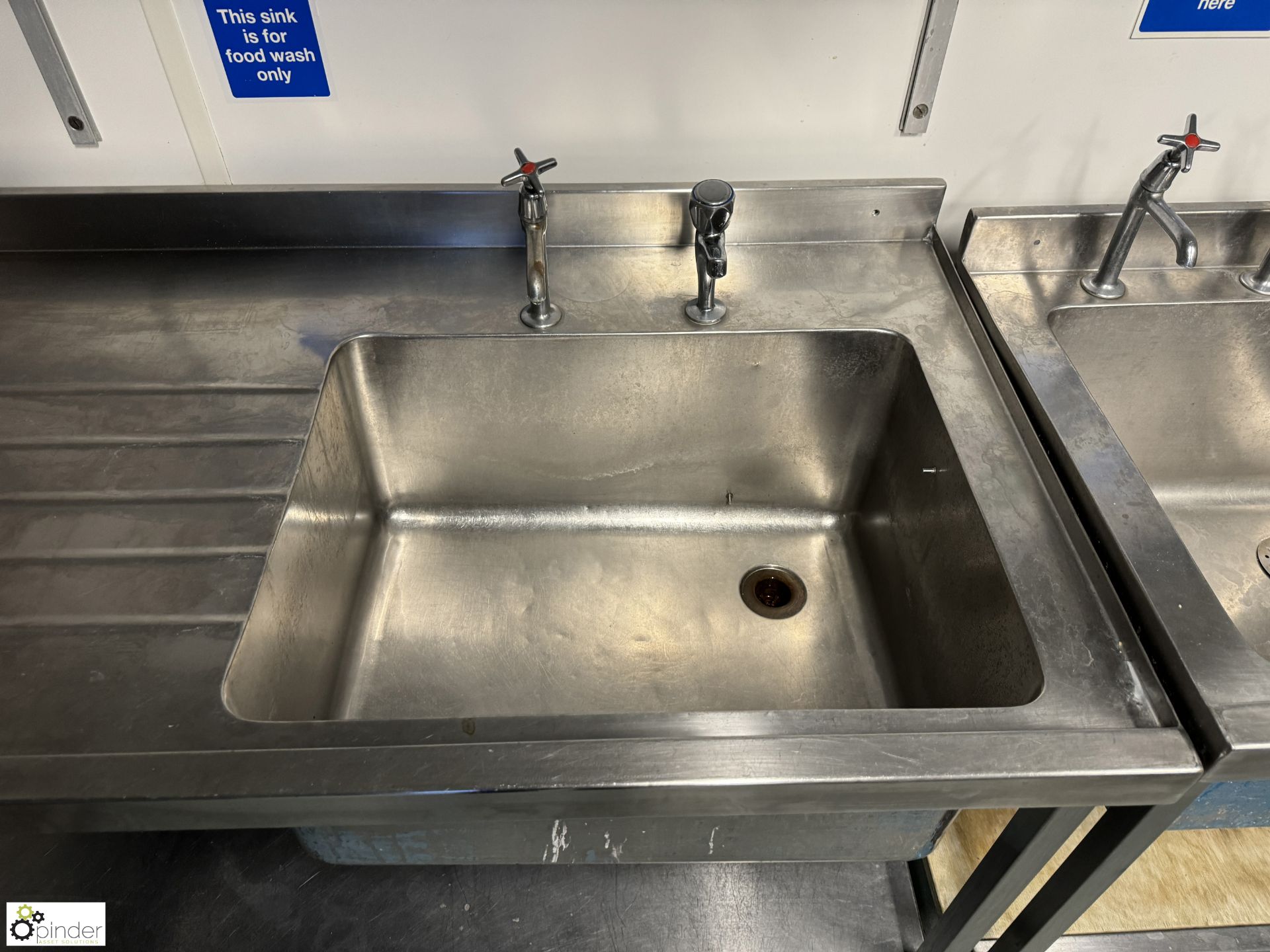 Stainless steel single bowl Sink, 1500mm x 700mm x 880mm (location in building - level 23 kitchen) - Image 3 of 4