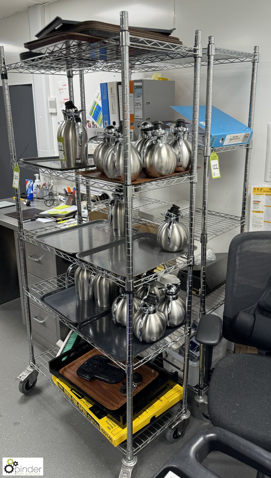 2 mobile wire Racks and Contents, including flasks, trays, etc (location in building - level 7) - Bild 3 aus 4