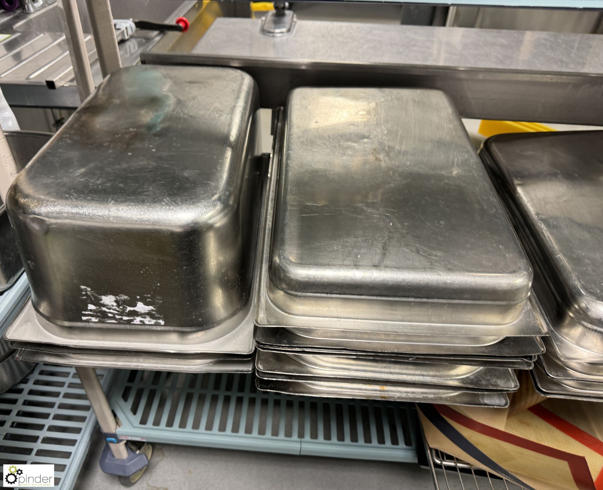 Large quantity Cooking Trays, etc, to rack (rack not included) (location in building – basement - Bild 7 aus 9