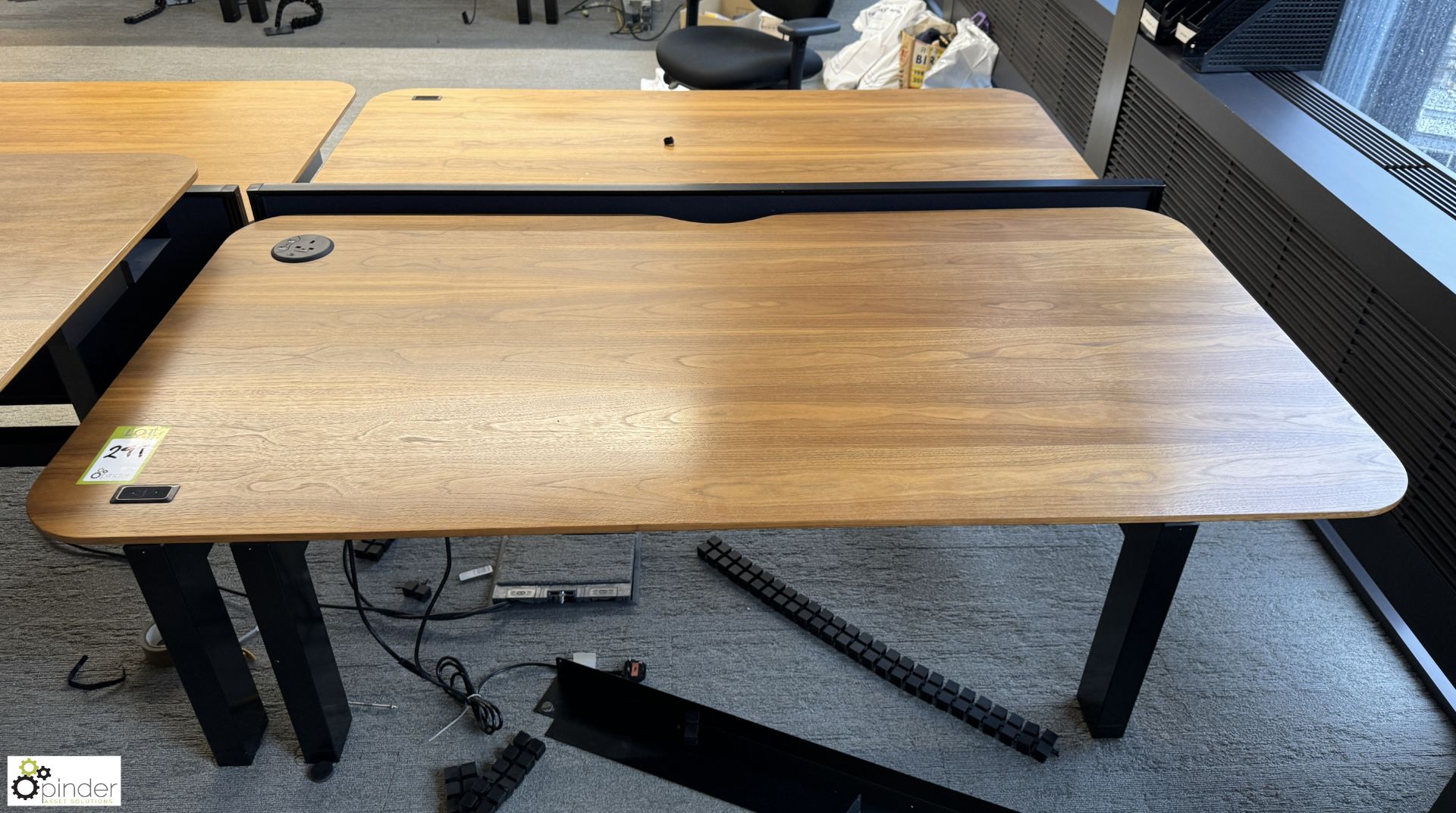 OMT back to back powered rise and fall Desks, 1600mm x 800mm per desk leaf, cherry veneer,with - Image 2 of 5