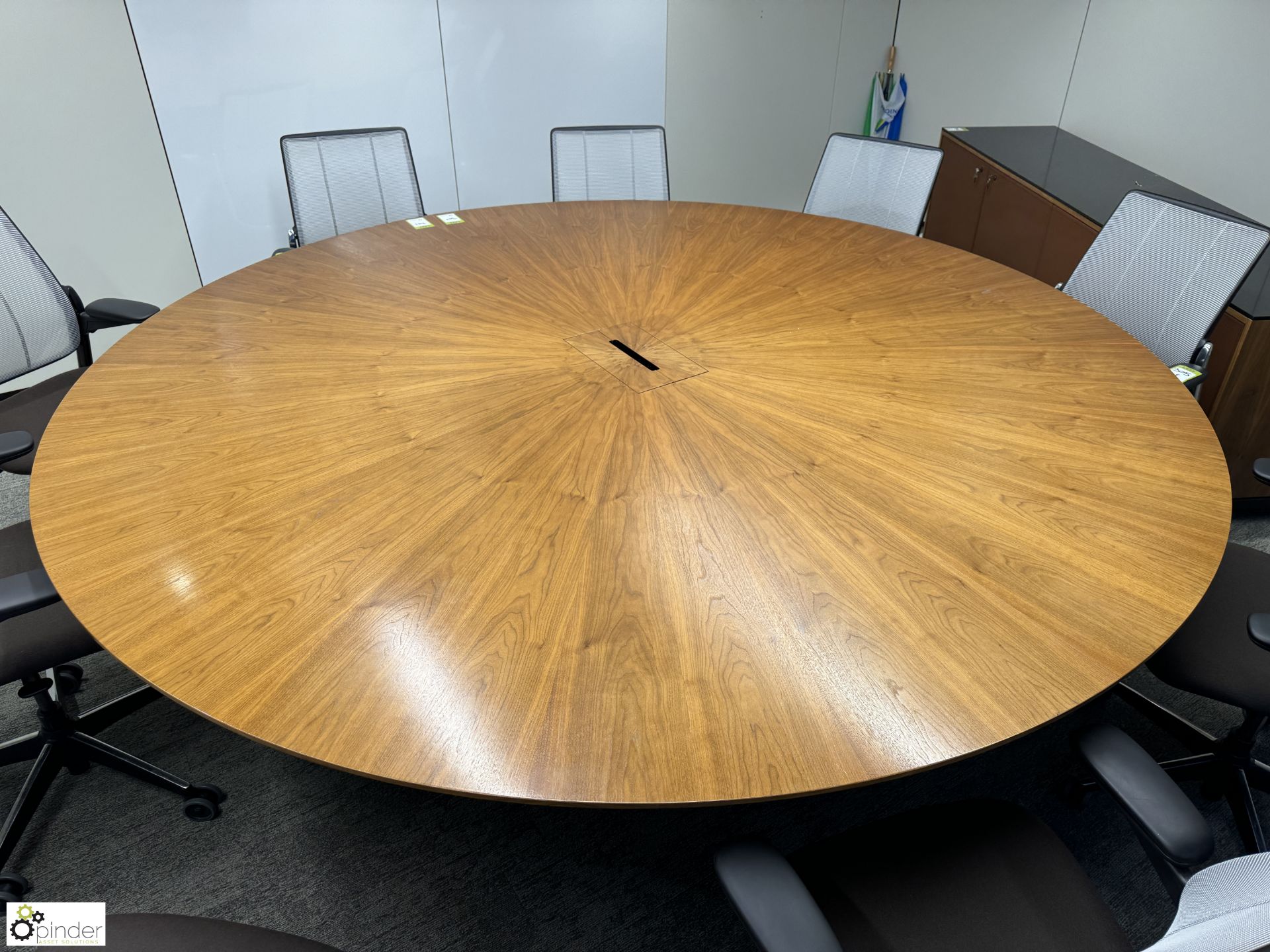 Cherry veneer, circular Meeting Table, 2600mm diameter x 800mm, with cable management and central - Image 6 of 8