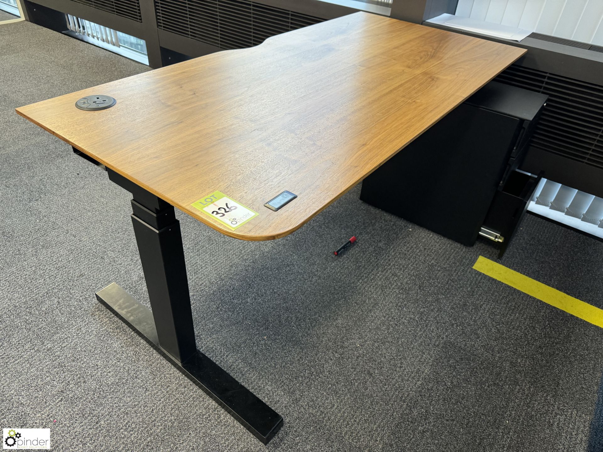 OMT powered rise and fall Desk, 1600mm x 775mm, cherry veneer (location in building – level 19) - Image 2 of 6