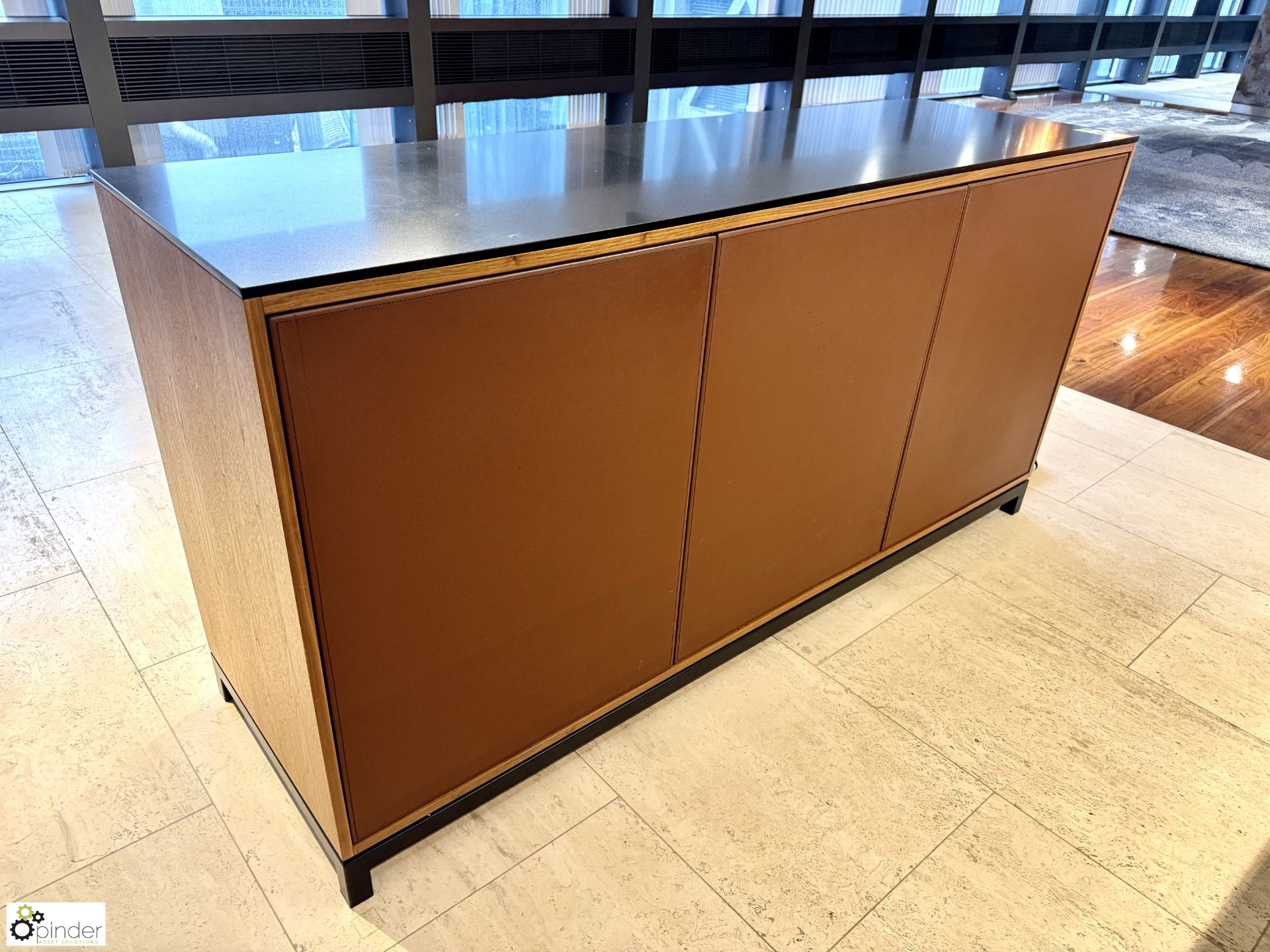 Reception Desk with granite top leather panelled front, 2760mm x 910mm x 760mm and 2-drawer mobile - Image 6 of 10