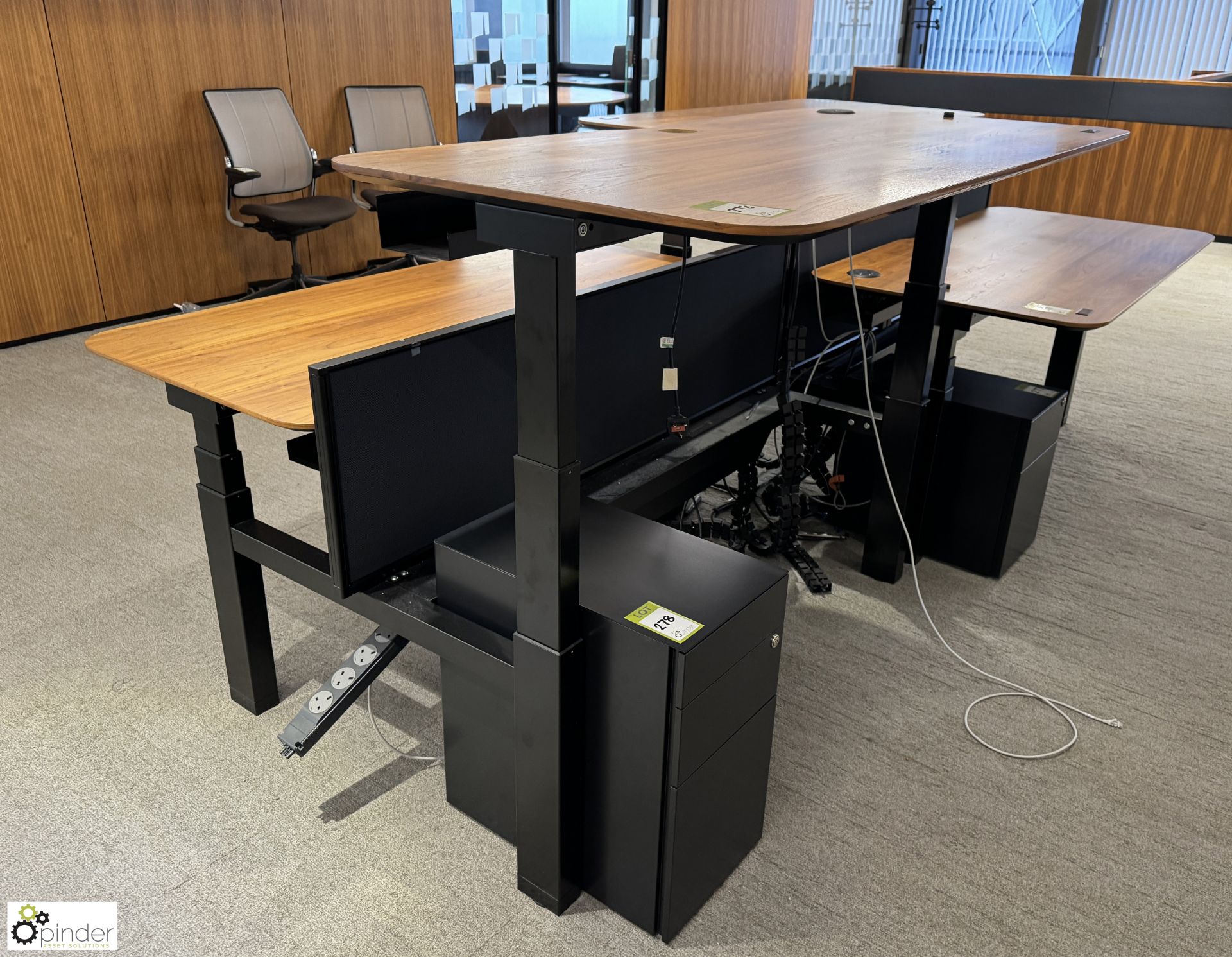 OMT back to back powered rise and fall Desks, 1600mm x 800mm per desk leaf, cherry veneer, with - Image 6 of 7