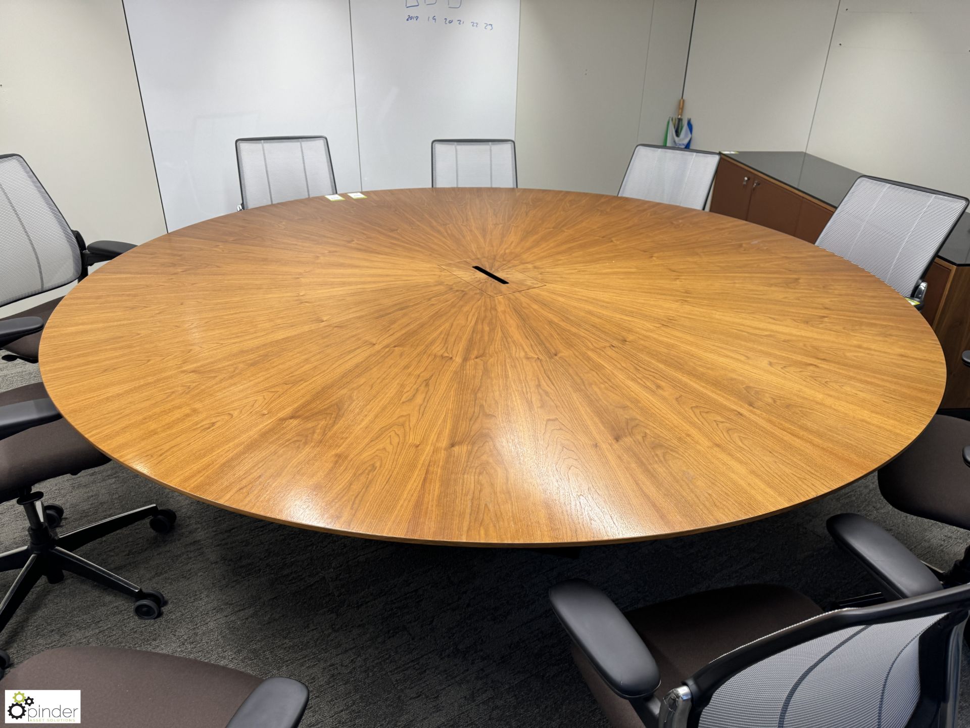 Cherry veneer, circular Meeting Table, 2600mm diameter x 800mm, with cable management and central - Image 5 of 8