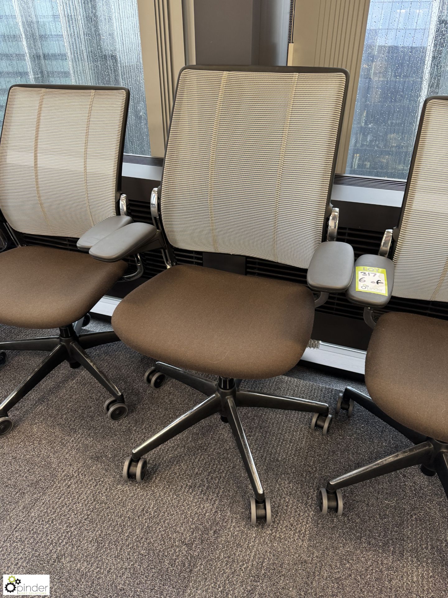 6 chrome/mesh ergonomic Armchairs (location in building – level 21) - Image 2 of 4