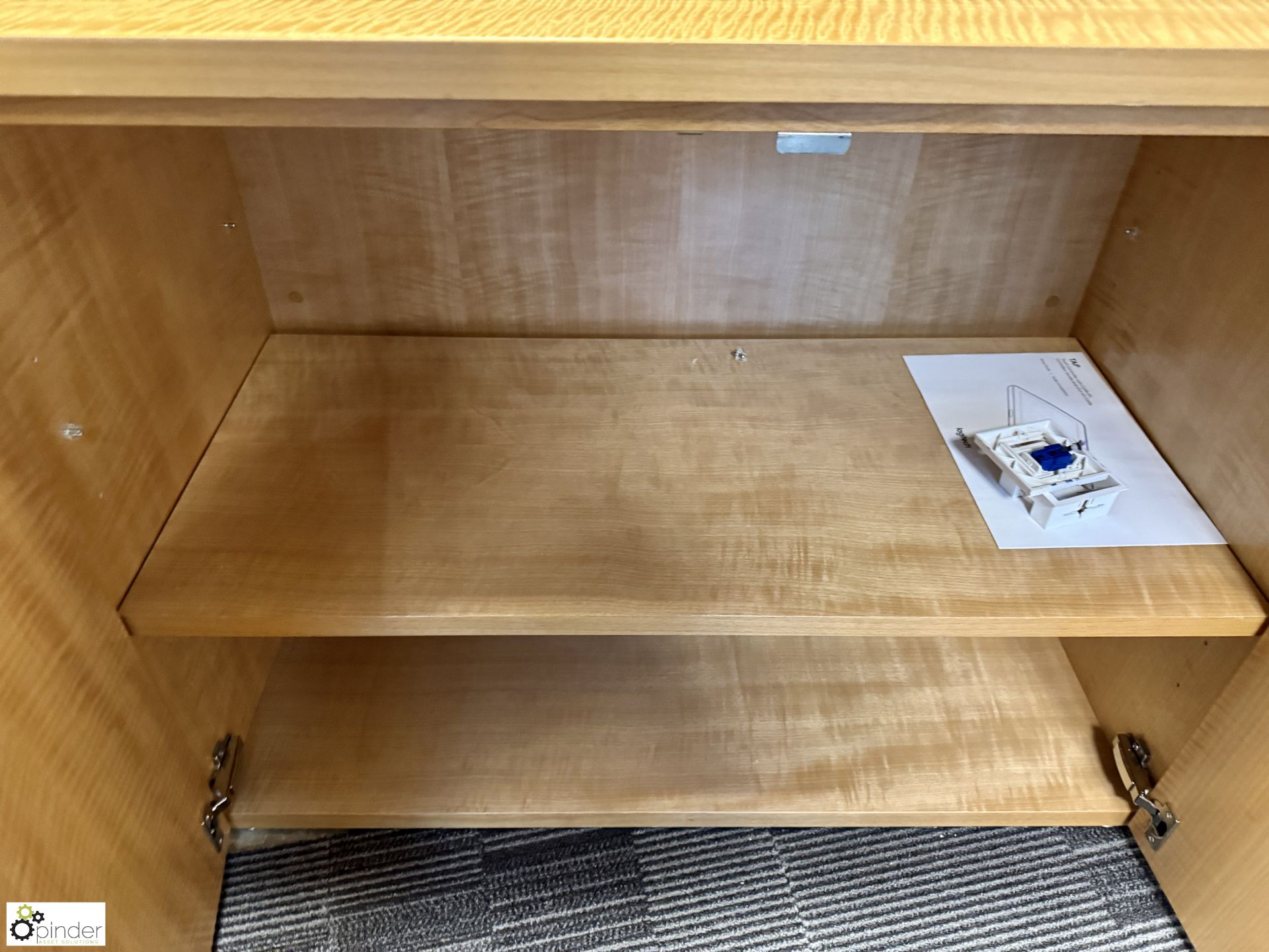 Maple effect 4-door Credenza, 2000mm x 500mm x 790mm (location in building – level 23) - Image 5 of 6