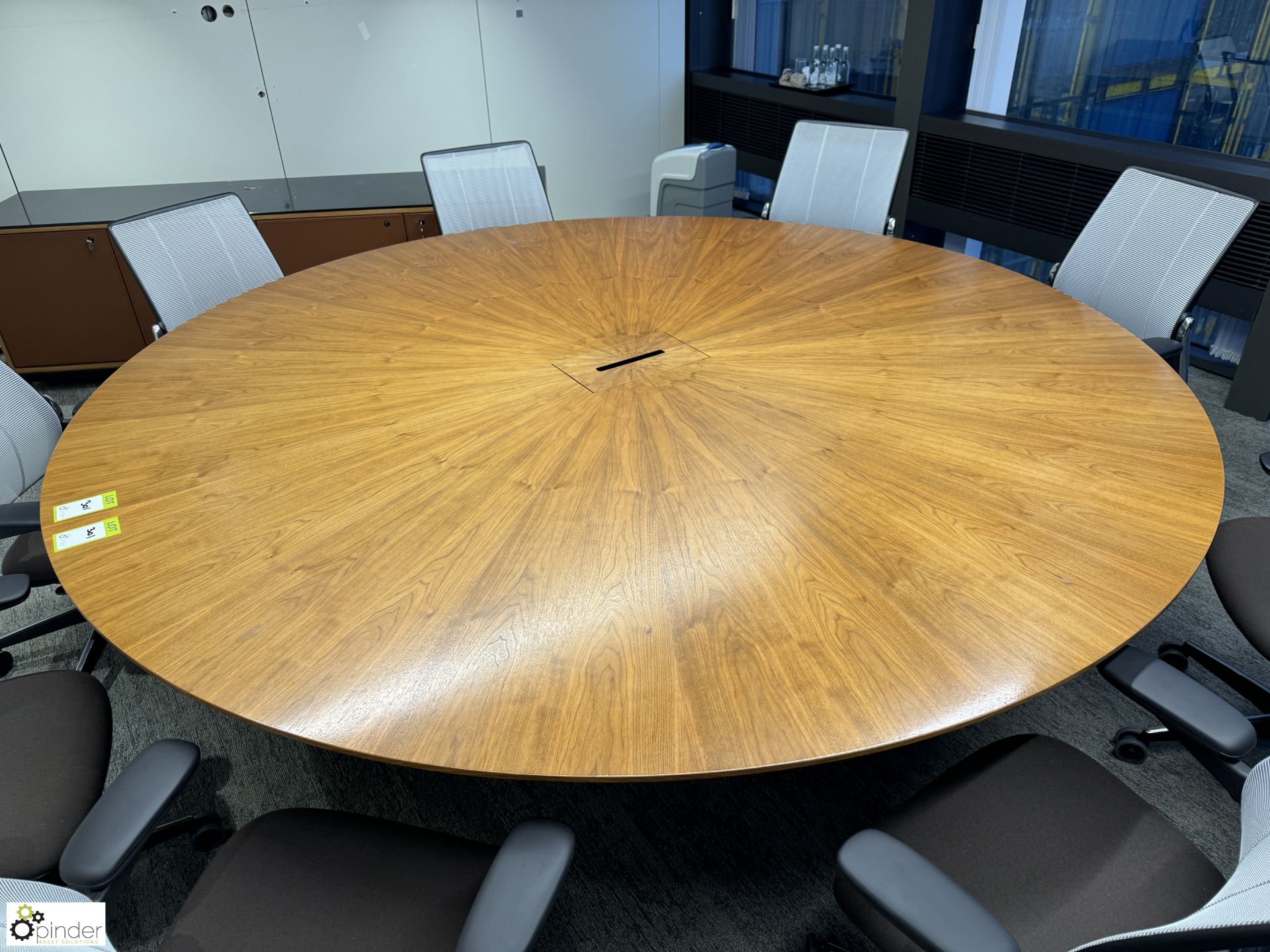 Cherry veneer, circular Meeting Table, 2600mm diameter x 800mm, with cable management and central - Image 2 of 8