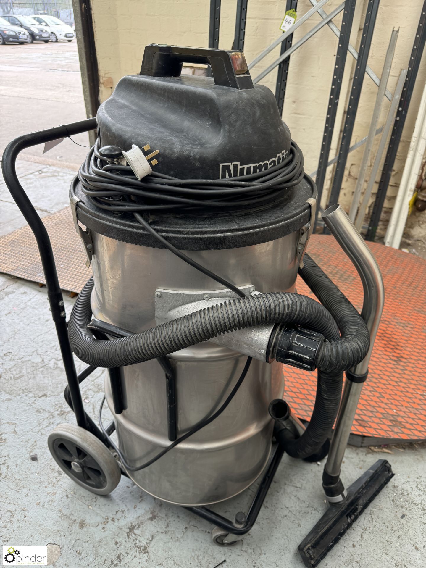 Numatic NTD2003 Industrial Vacuum with hose and attachments, 240volts - Image 3 of 5