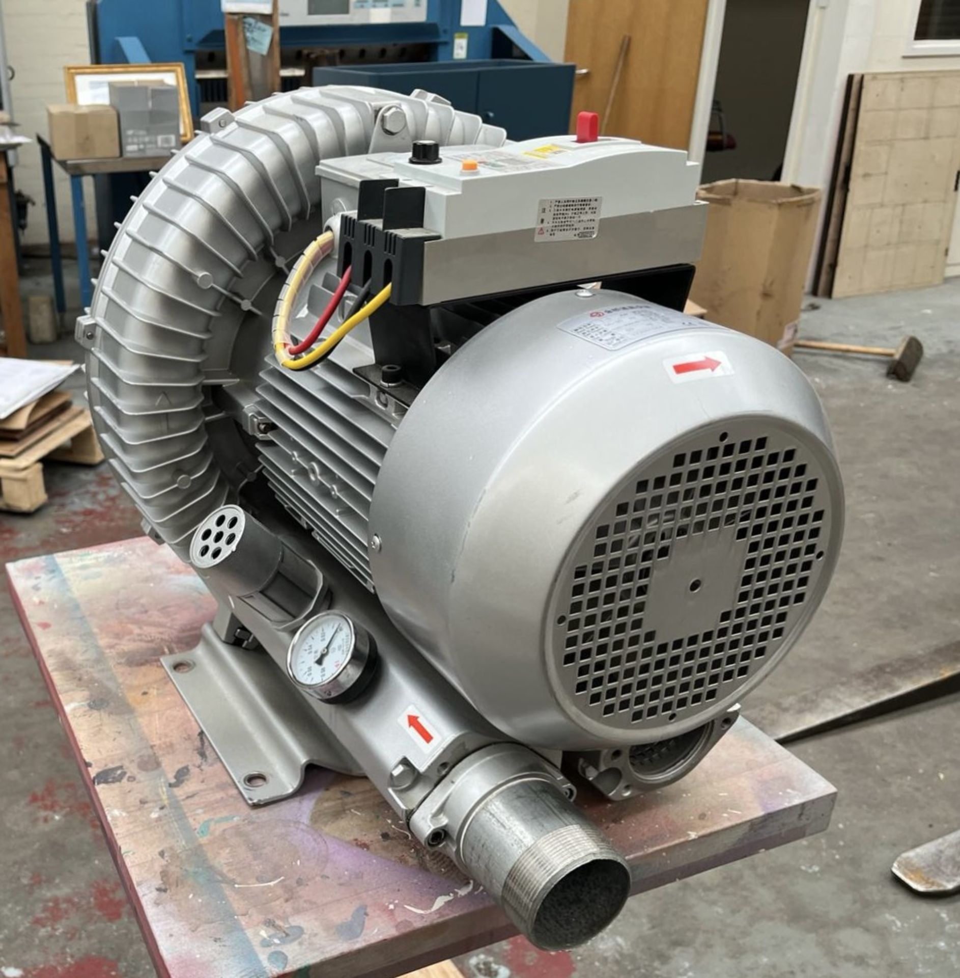 Chinese made Vacuum Pump, 7.5kw, max current 530/6 - Image 4 of 7