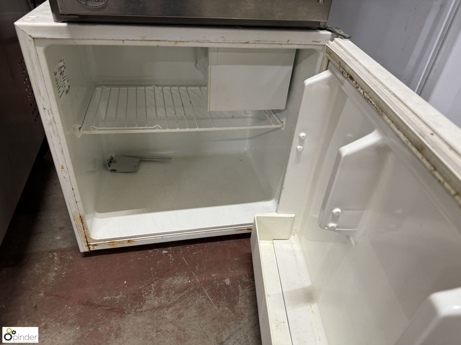 Counter top Fridge, 240volts - Image 2 of 3