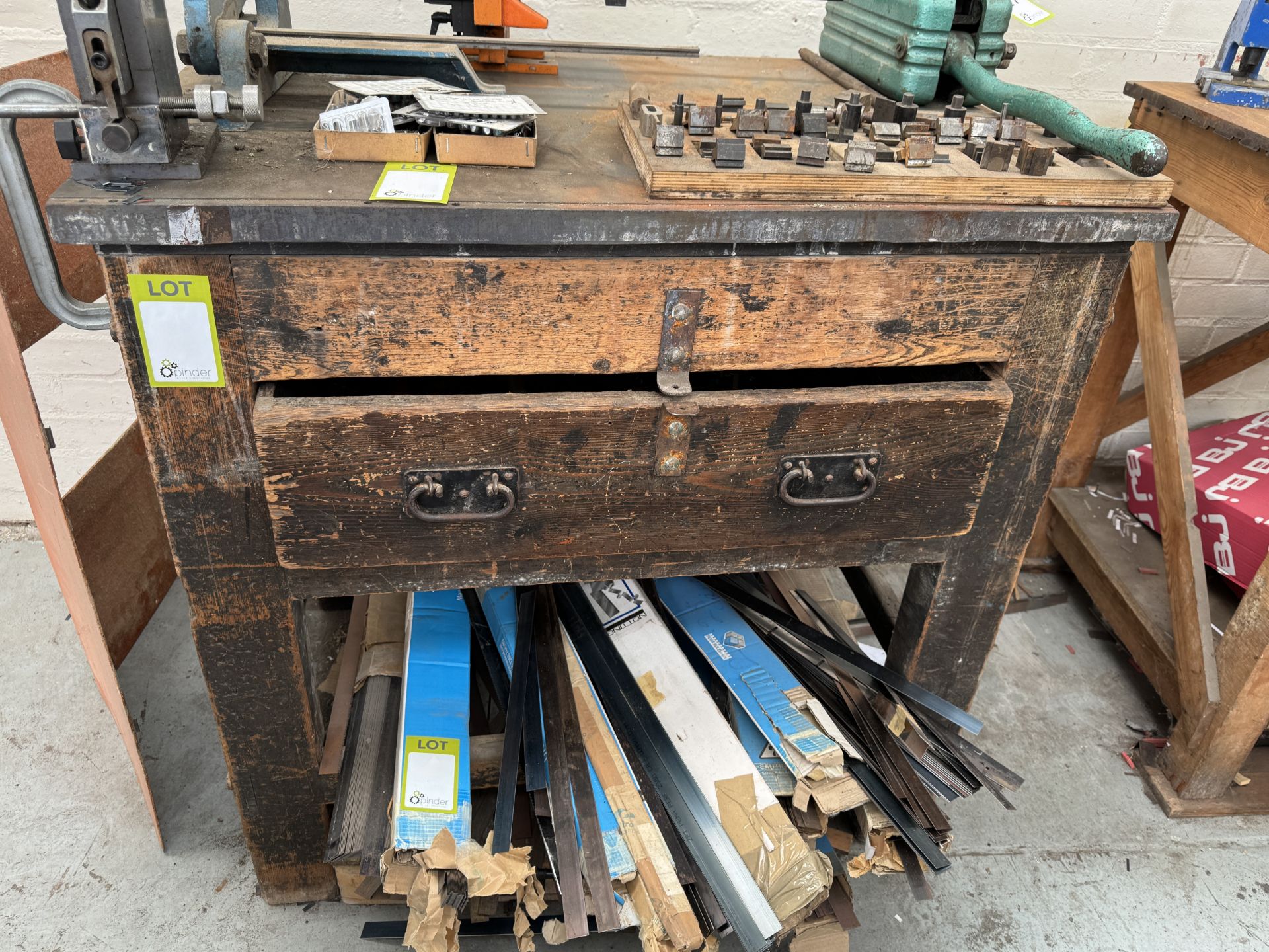 Steel top Setting Bench, 1010mm x 710mm x 990mm (please note this lot is located in Leeds, viewing