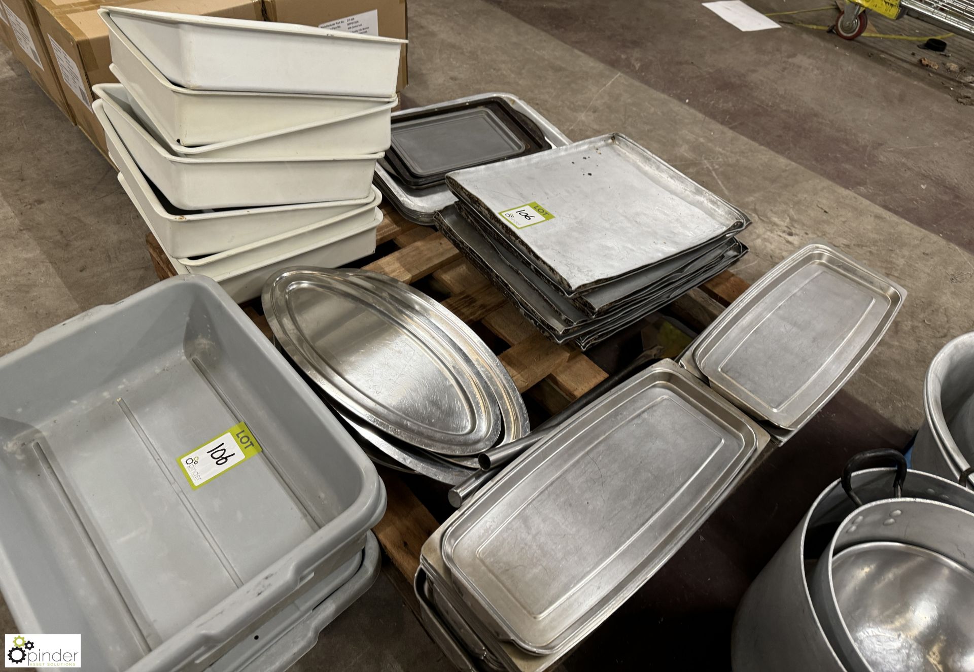 Quantity Baking Trays, Serving Trays, Plastic Trays, etc, to pallet - Image 3 of 5