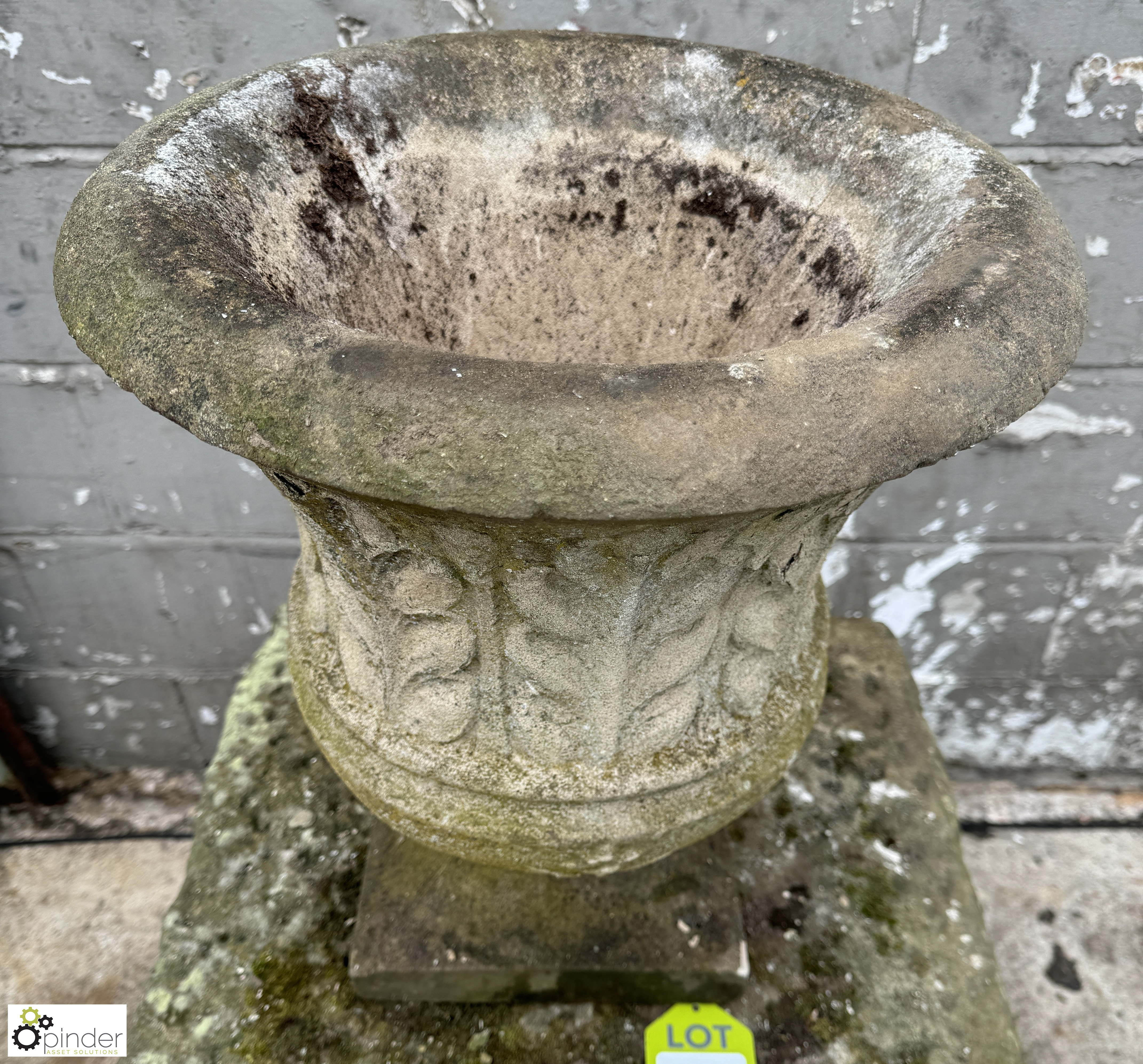 Reconstituted stone Garden Urn/Planter, 430mm diameter x 470mm - Image 2 of 6