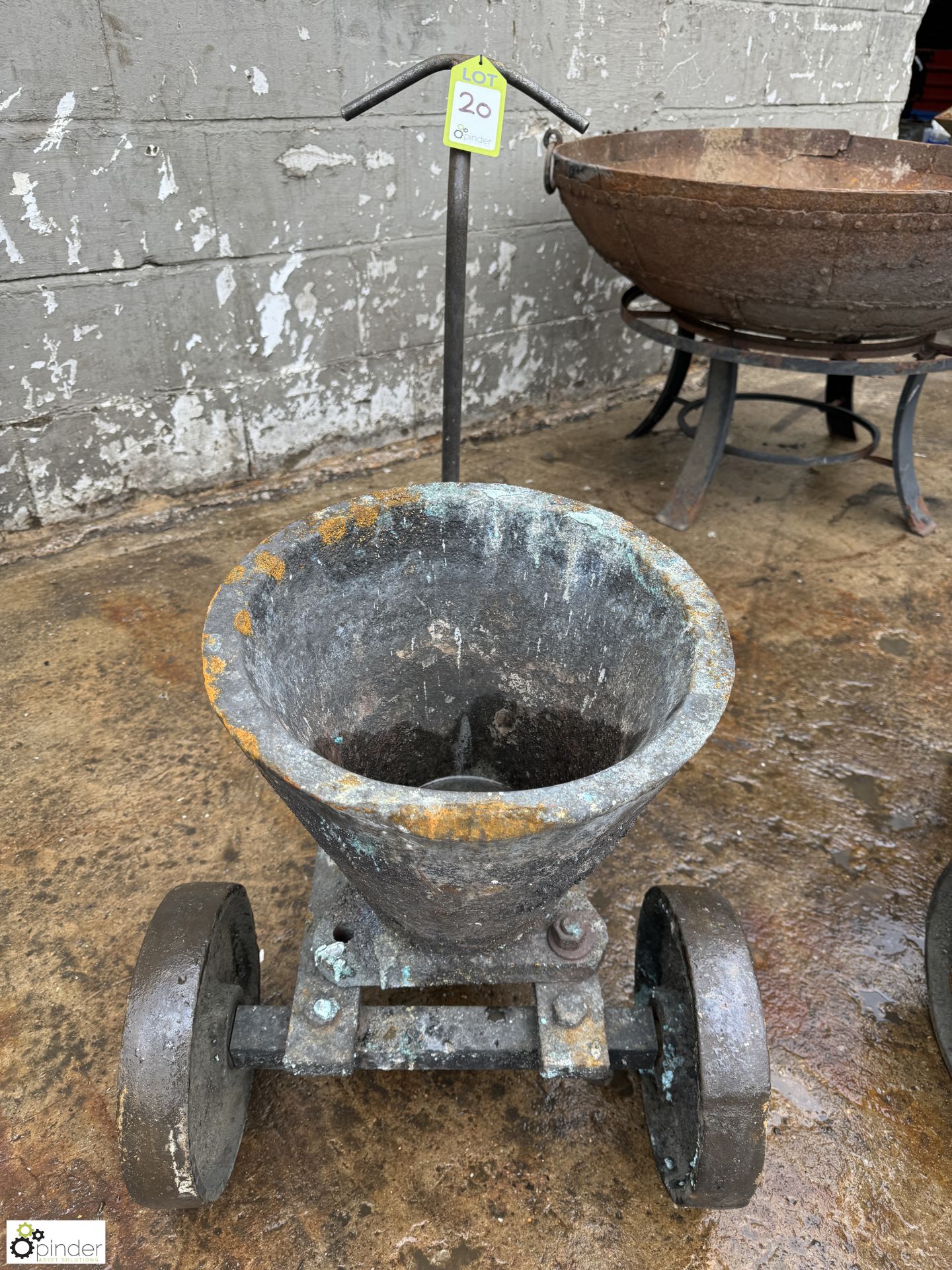 Vintage cast iron mobile Foundry Crucible - Image 2 of 7