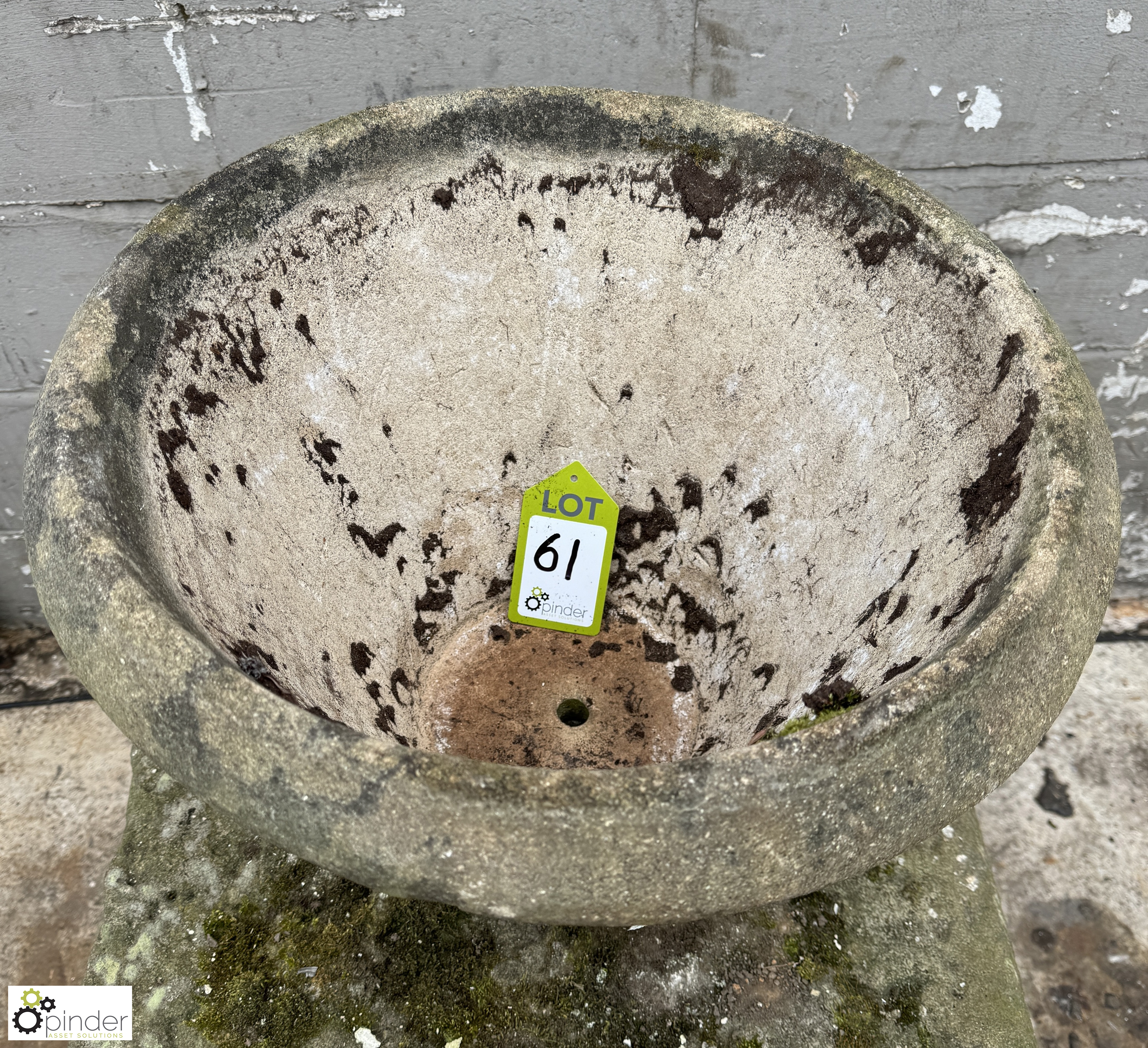 Reconstituted stone Garden Urn/Planter, 500mm diameter x 340mm - Image 2 of 5