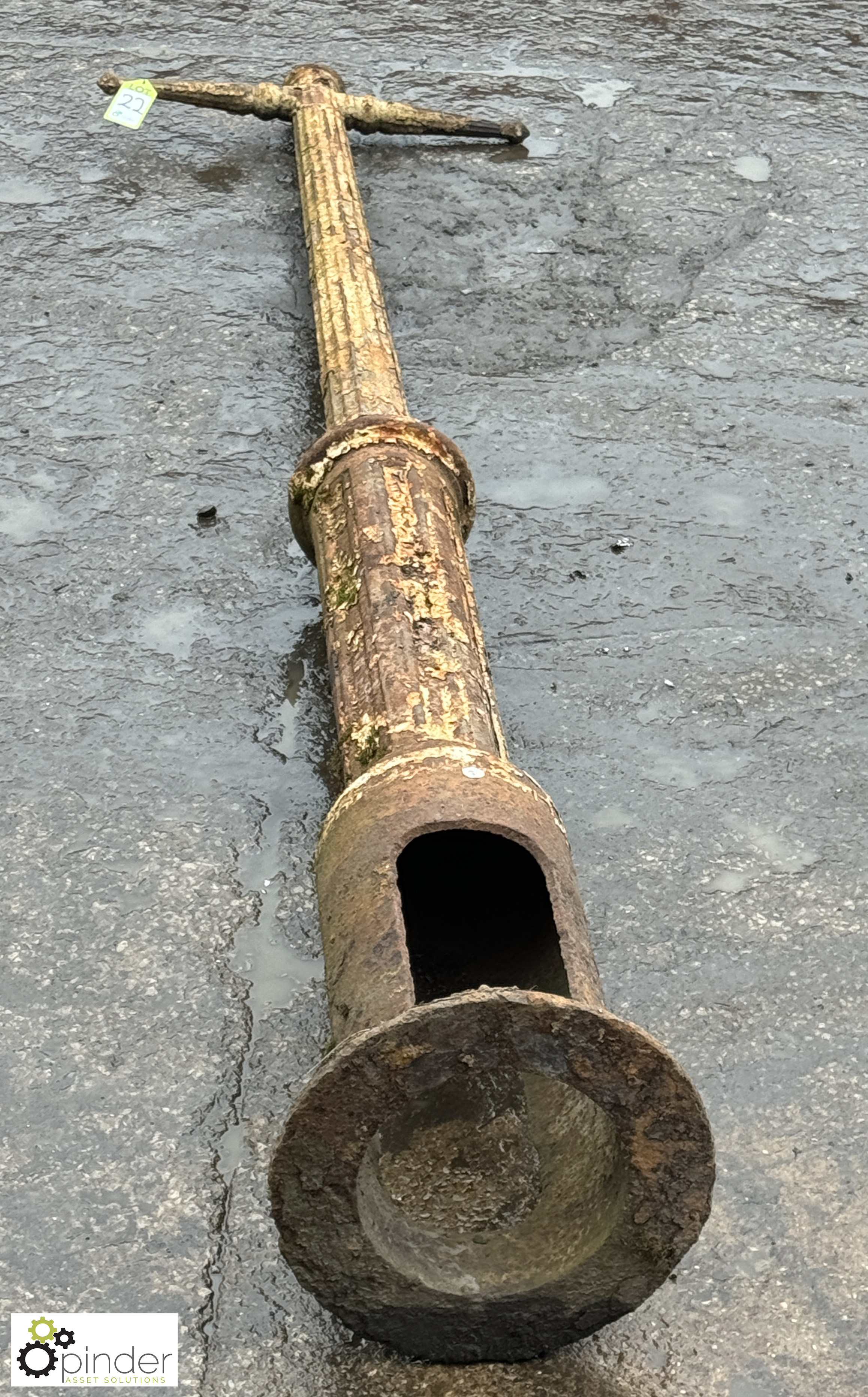 Victorian cast iron Lamp Post, 3400mm full length - Image 3 of 10