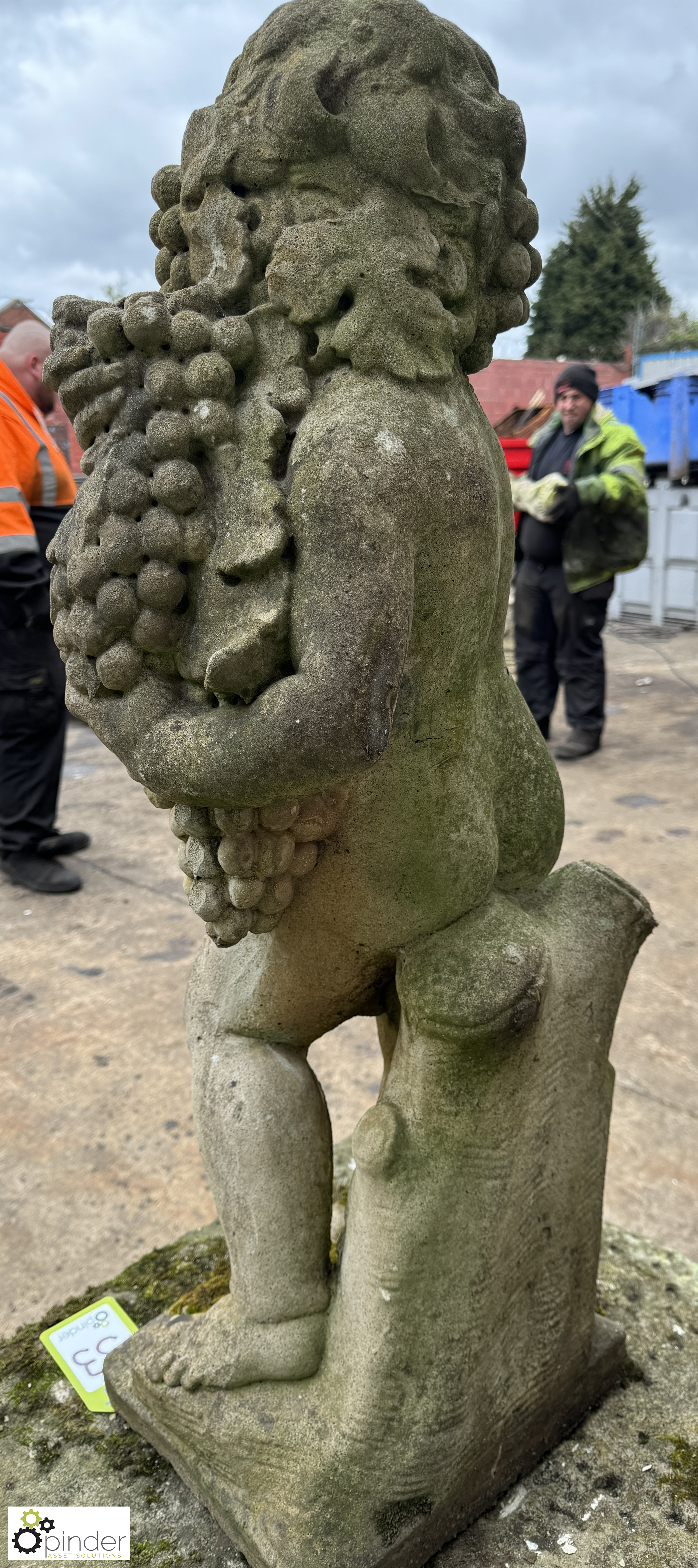 Reconstituted stone Figure Cherub with grapes, 910mm tall - Image 4 of 5