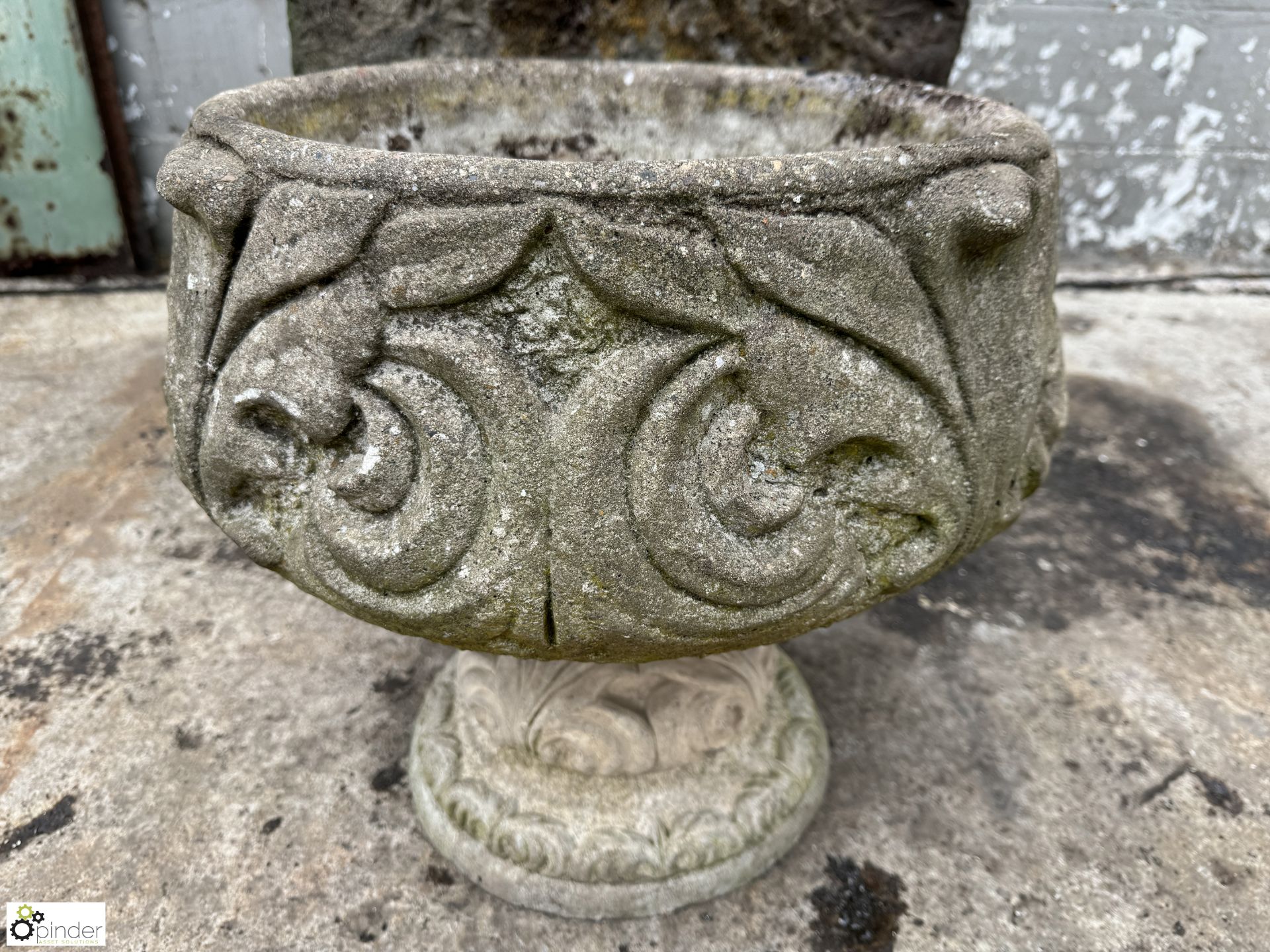 Pair reconstituted stone Garden Urns/Planters, 400mm diameter x 440mm - Image 7 of 11