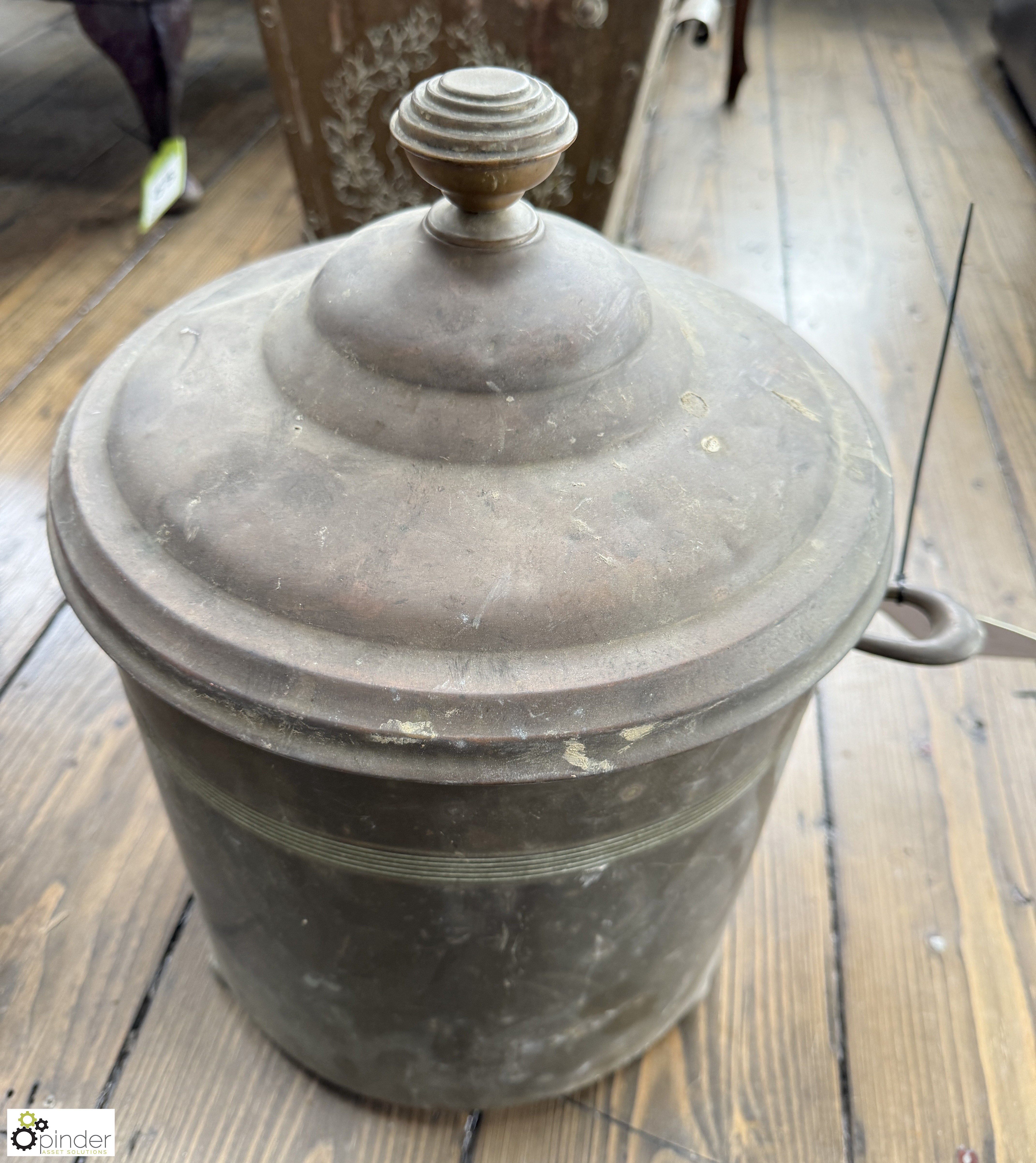Antique Copper Scuttle, with lid, 270mm diameter x 260mm - Image 3 of 5