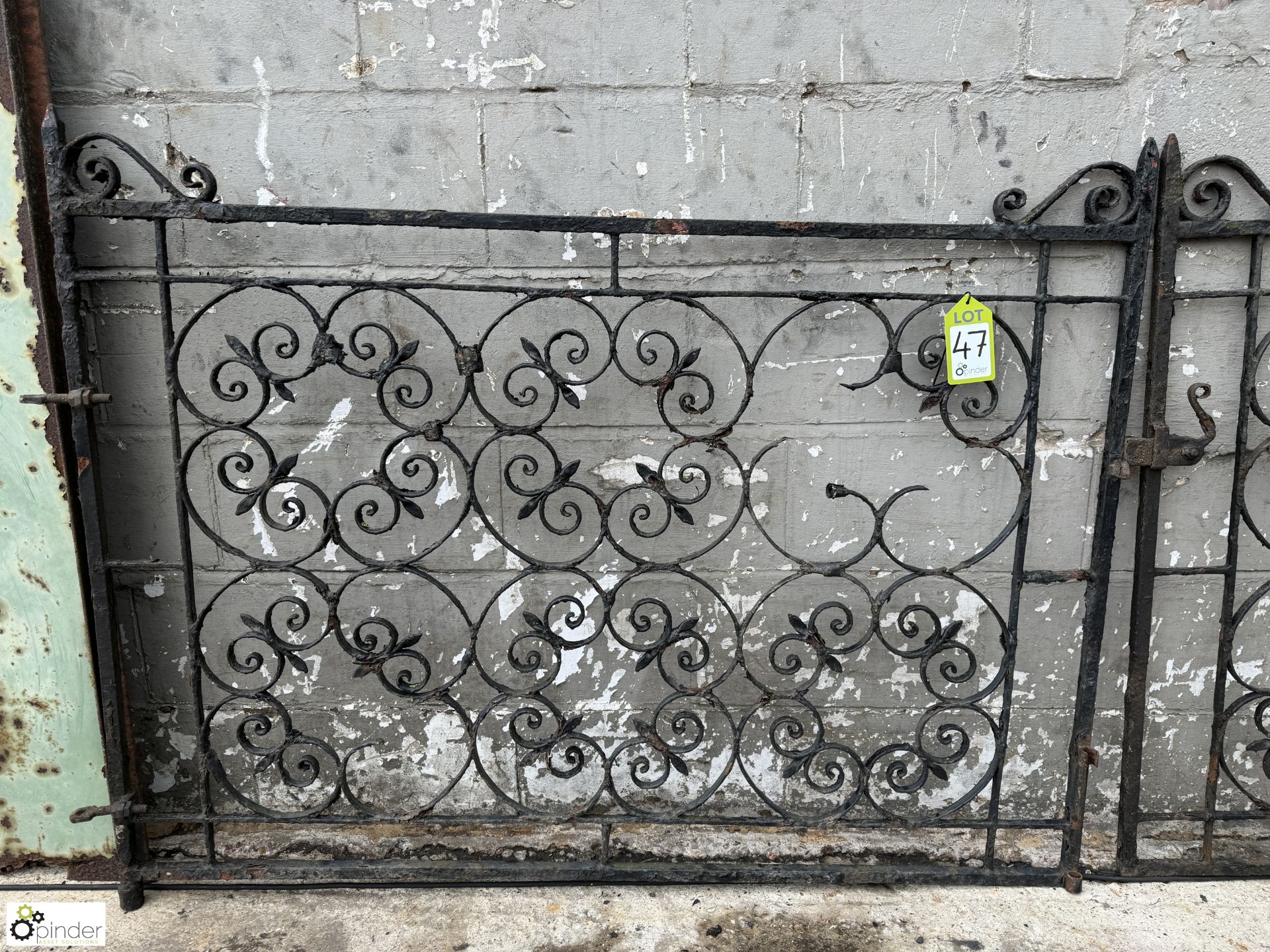 Pair antique wrought iron Gates, 1460mm x 1000mm per gate - Image 3 of 7
