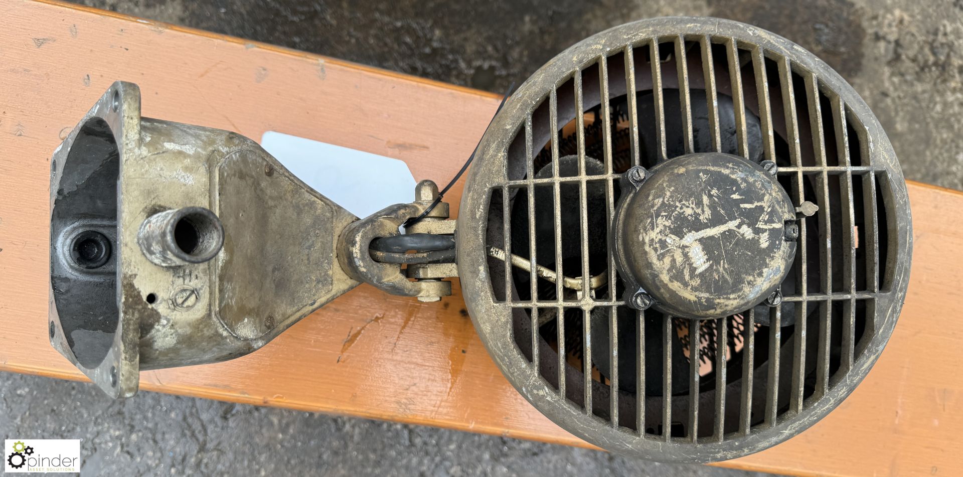 Vintage GEC wall mounted Fan Heater, 240volts - Image 5 of 6