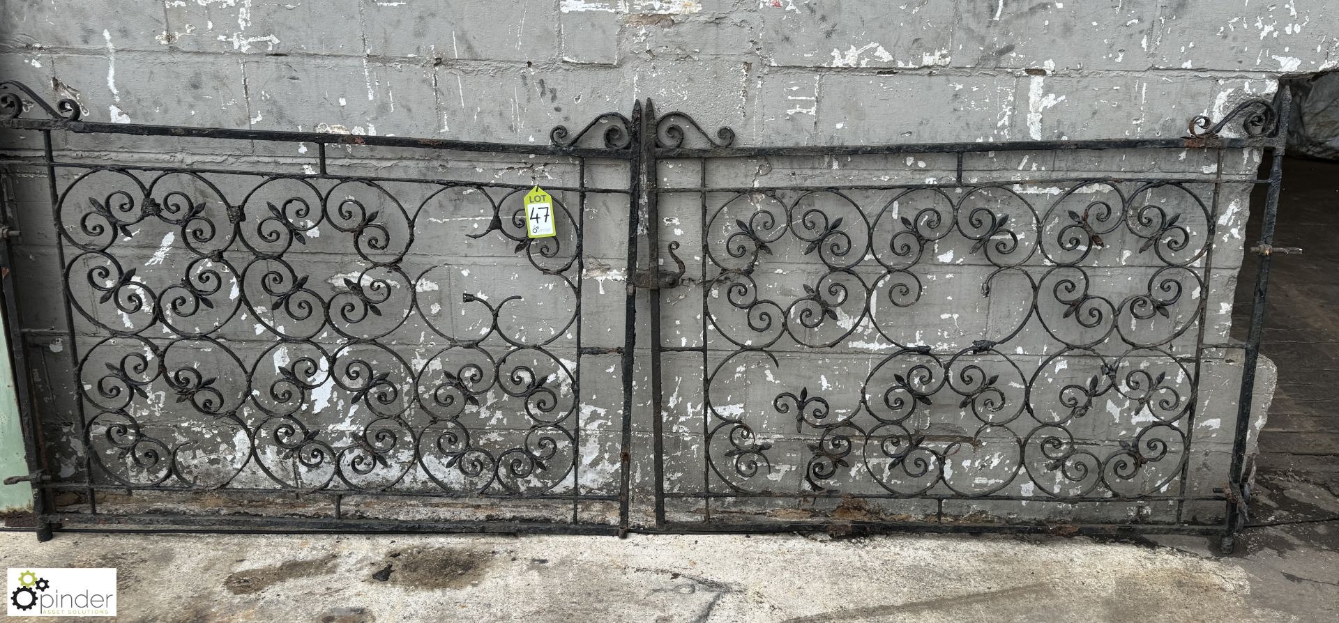 Pair antique wrought iron Gates, 1460mm x 1000mm per gate - Image 2 of 7