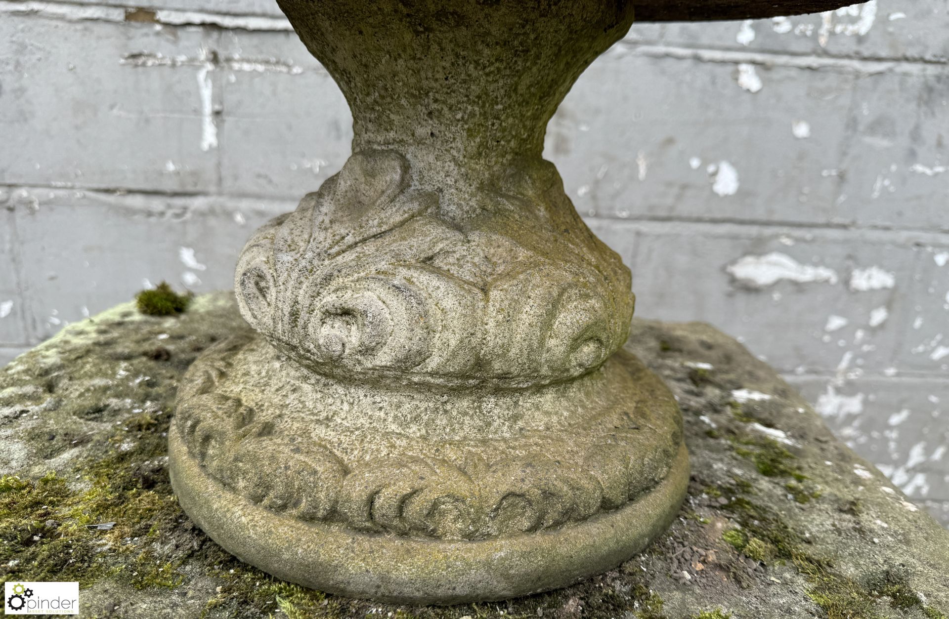 Pair reconstituted stone Garden Urns/Planters, 400mm diameter x 440mm - Image 5 of 11