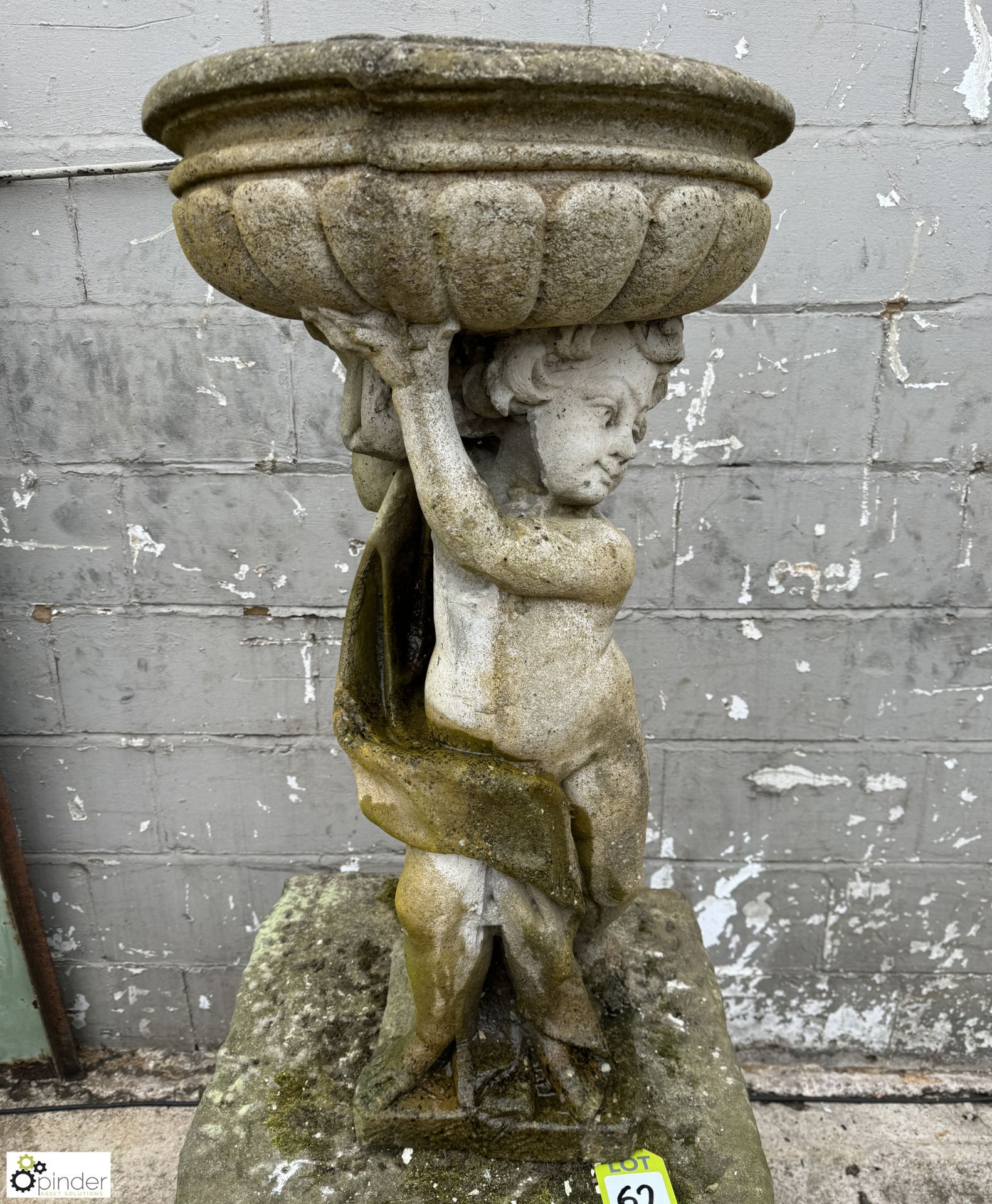 Reconstituted stone Birdbath, with cherub holding birdbath, 900mm high - Image 2 of 8