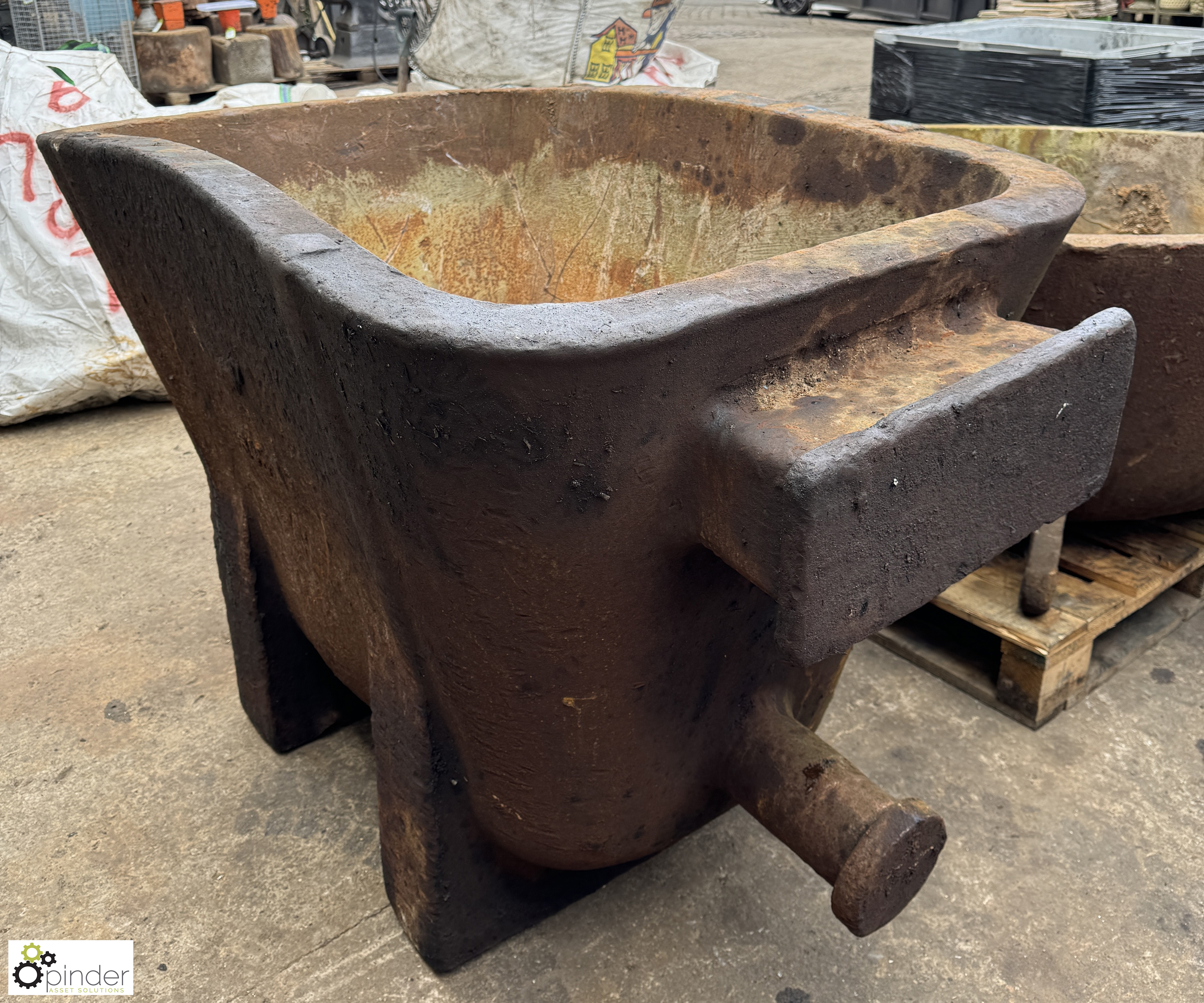 Cast iron Foundry Crucible, 1440mm x 870mm x 950mm, 80mm thick, approx. 2000kg - Image 4 of 8
