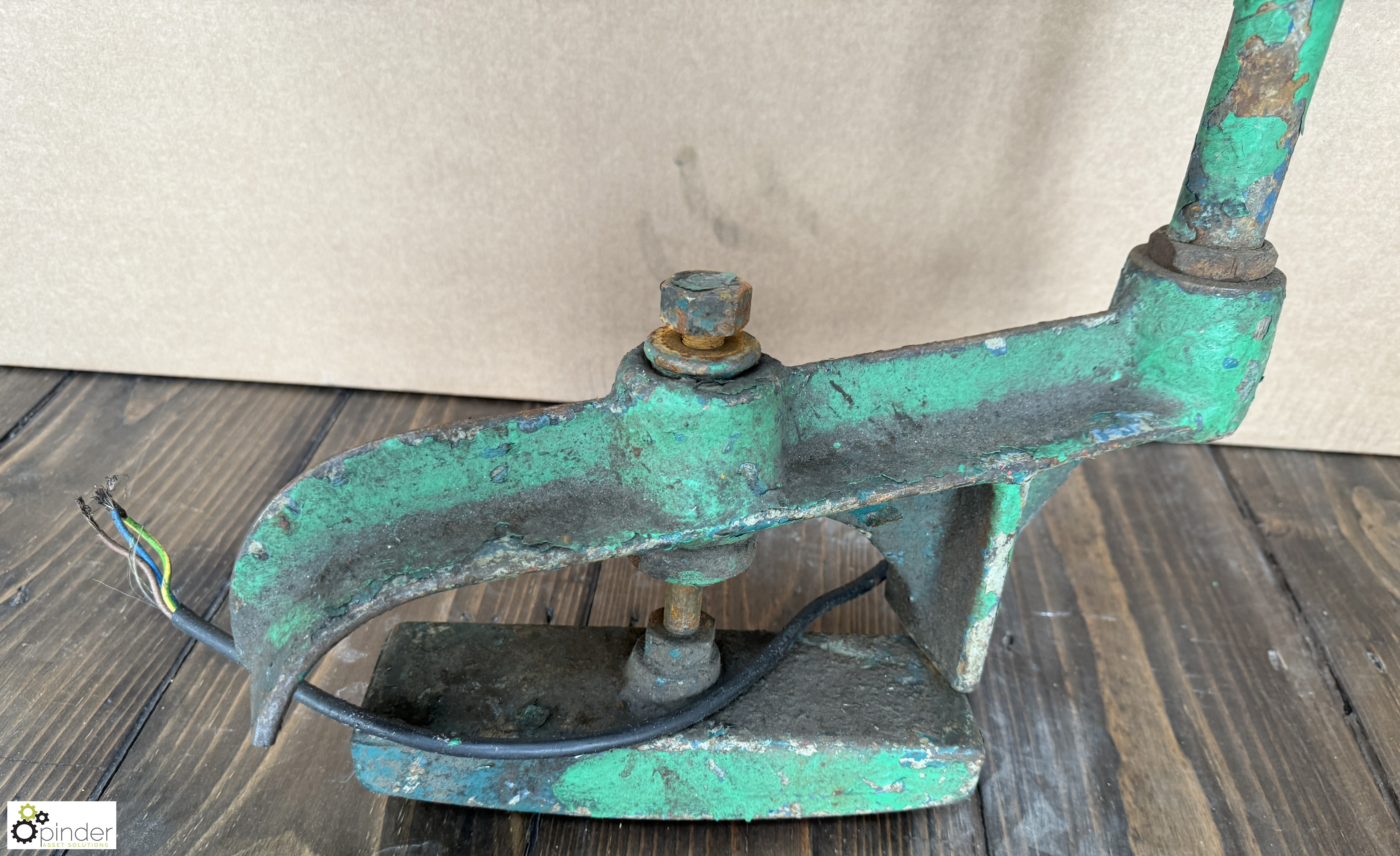 Vintage industrial angle poise Bench Lamp, 240volts - Image 5 of 6